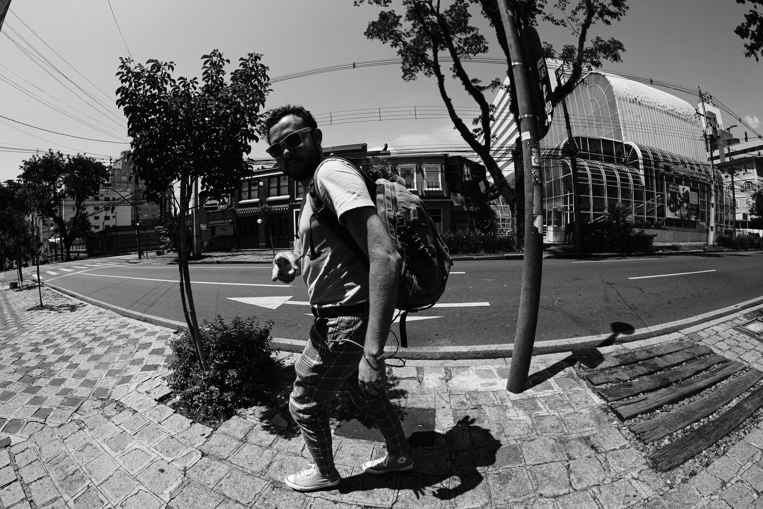 street-photography-with-fish-eye-lens-7-5mm-7artisans-fujifilm-x-t20-ricardo-franzen-82.jpg