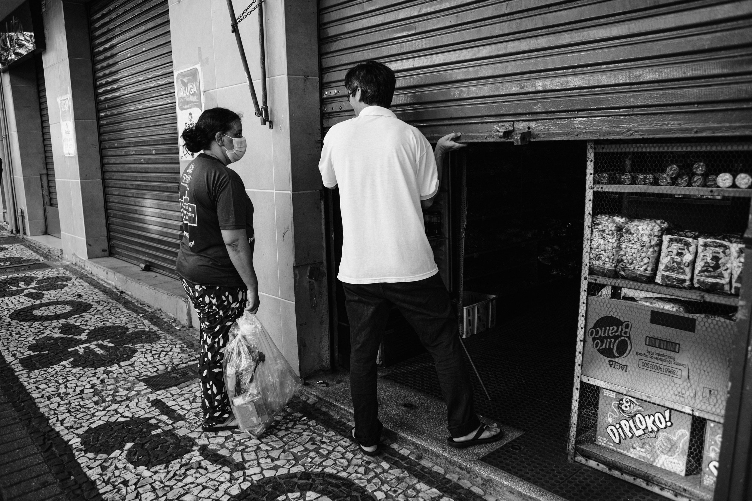 street-photography-brazil-ricardo-franzen-fotografia-de-rua-em-curitiba-canon-4.jpg