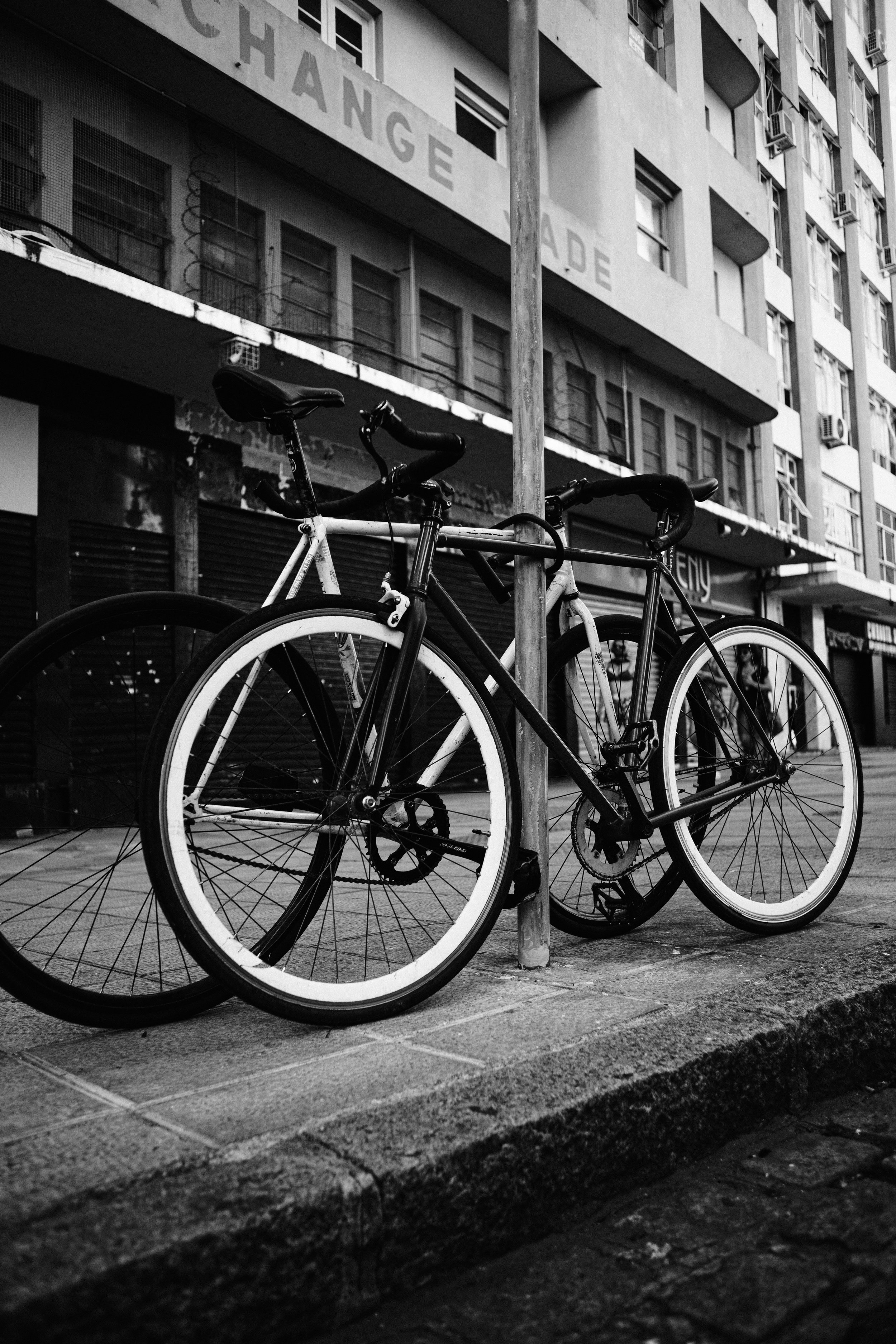 street-photography-brazil-ricardo-franzen-fotografia-de-rua-em-curitiba-canon-33.jpg