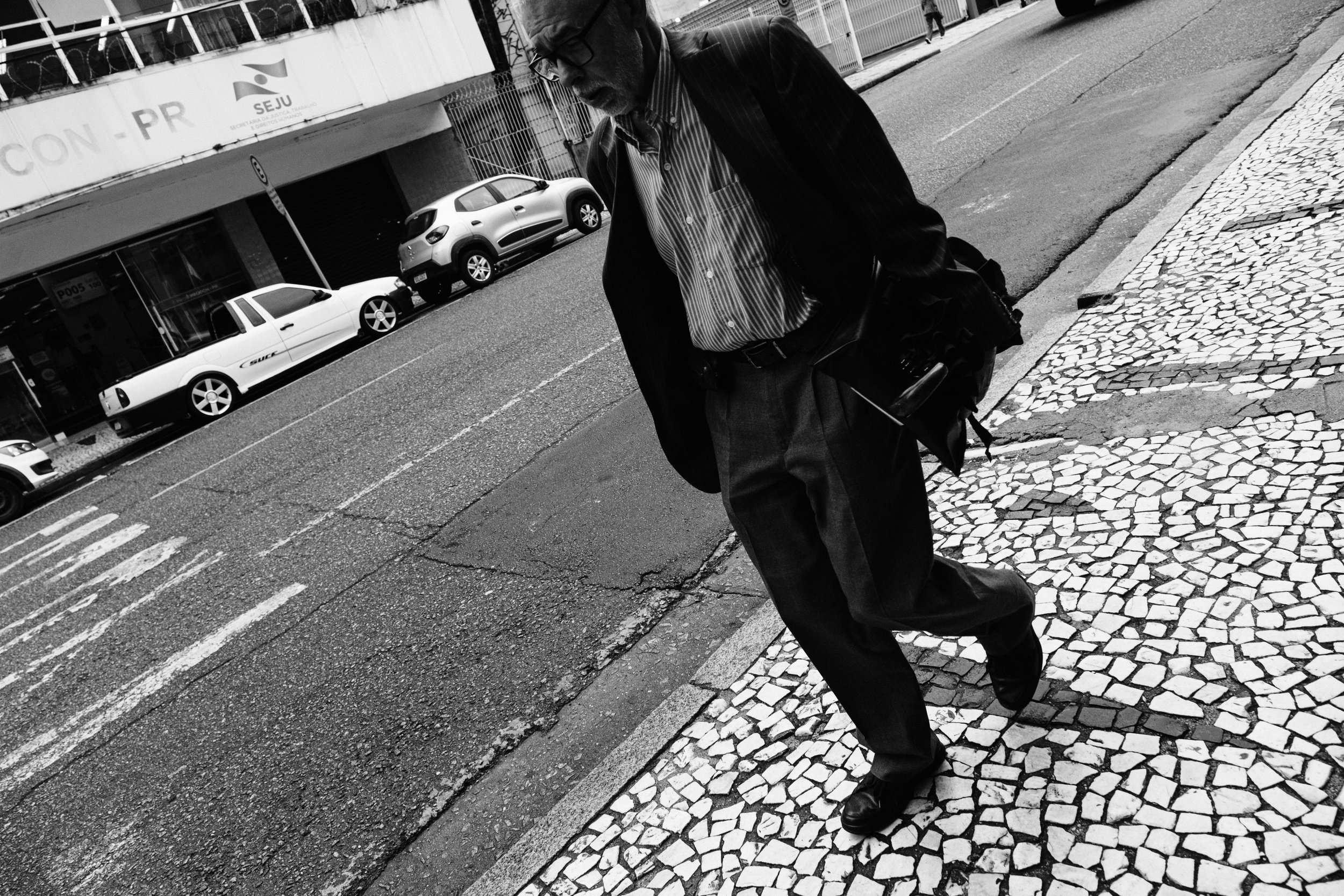 a-fotografia-de-rua-com-fujifilm-x-t4-ricardo-franzen-como-fotografar-na-rua-street-photography-12.jpg