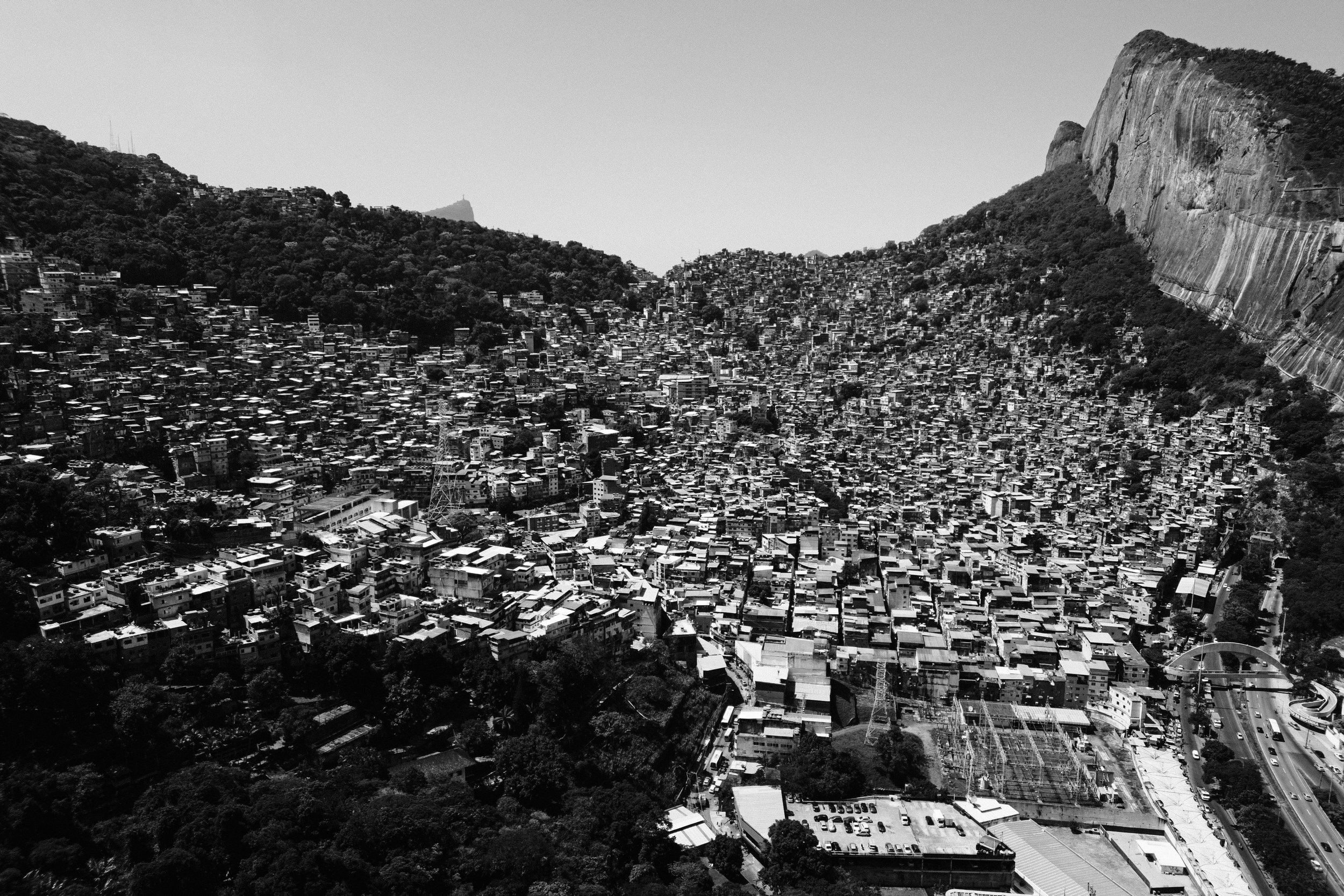 favela-da-rocinha-rio-de-janeiro-guia-turistico-para-favela-ricardo-franzen-producao-de-filme-documentario-educacao-na-favela-rio-de-janeiro-rocinha-4.jpg