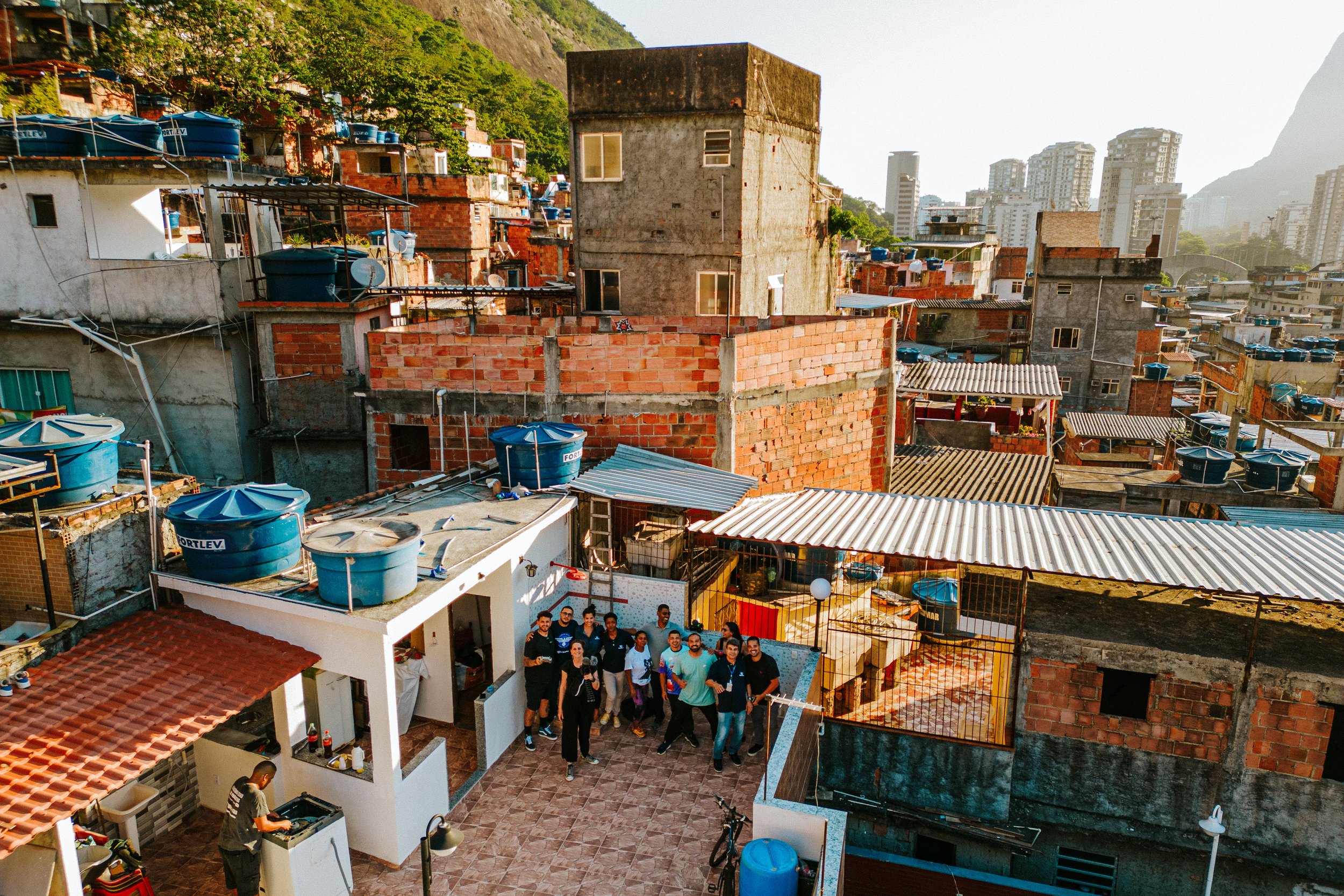 favela-da-rocinha-rio-de-janeiro-guia-turistico-para-favela-ricardo-franzen-producao-de-filme-documentario-educacao-na-favela-rio-de-janeiro-rocinha-7.jpg