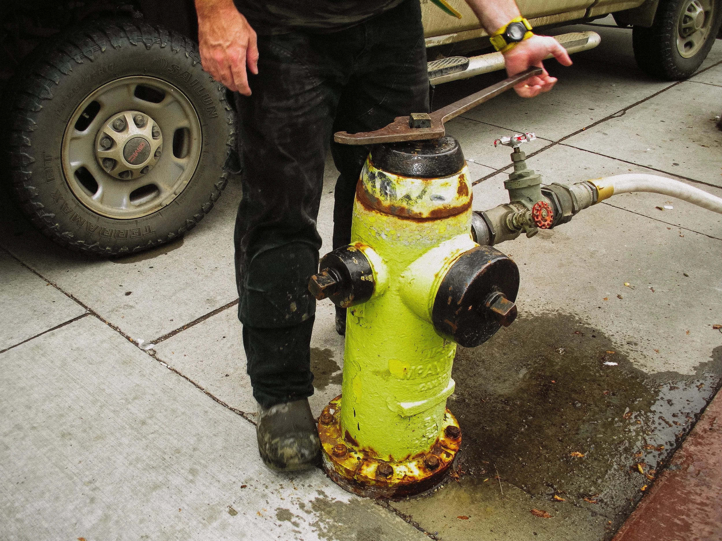 20240914_StreetCalgary_CoolpixS550-30.jpg