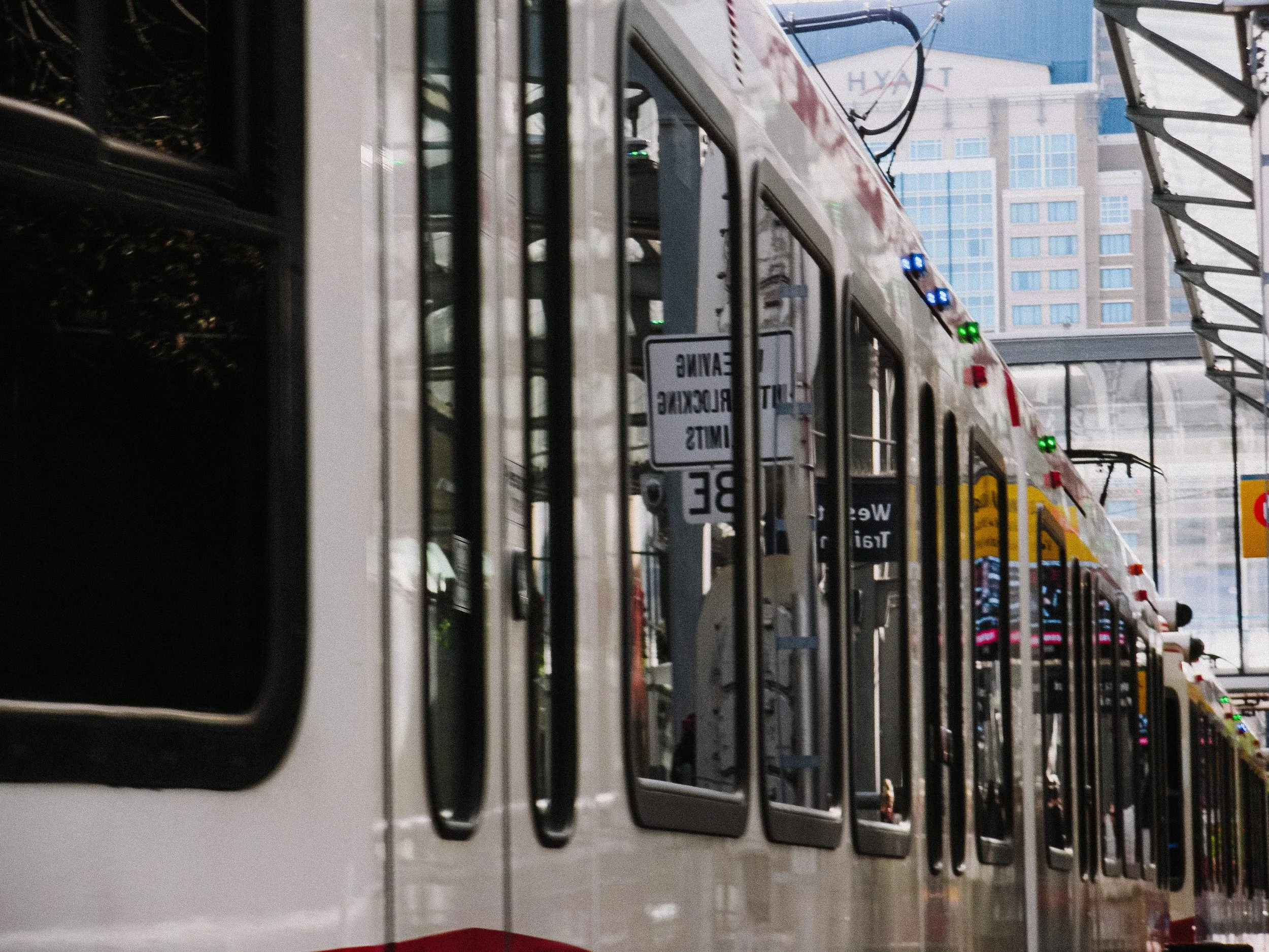 20240914_StreetCalgary_CoolpixS550-124.jpg