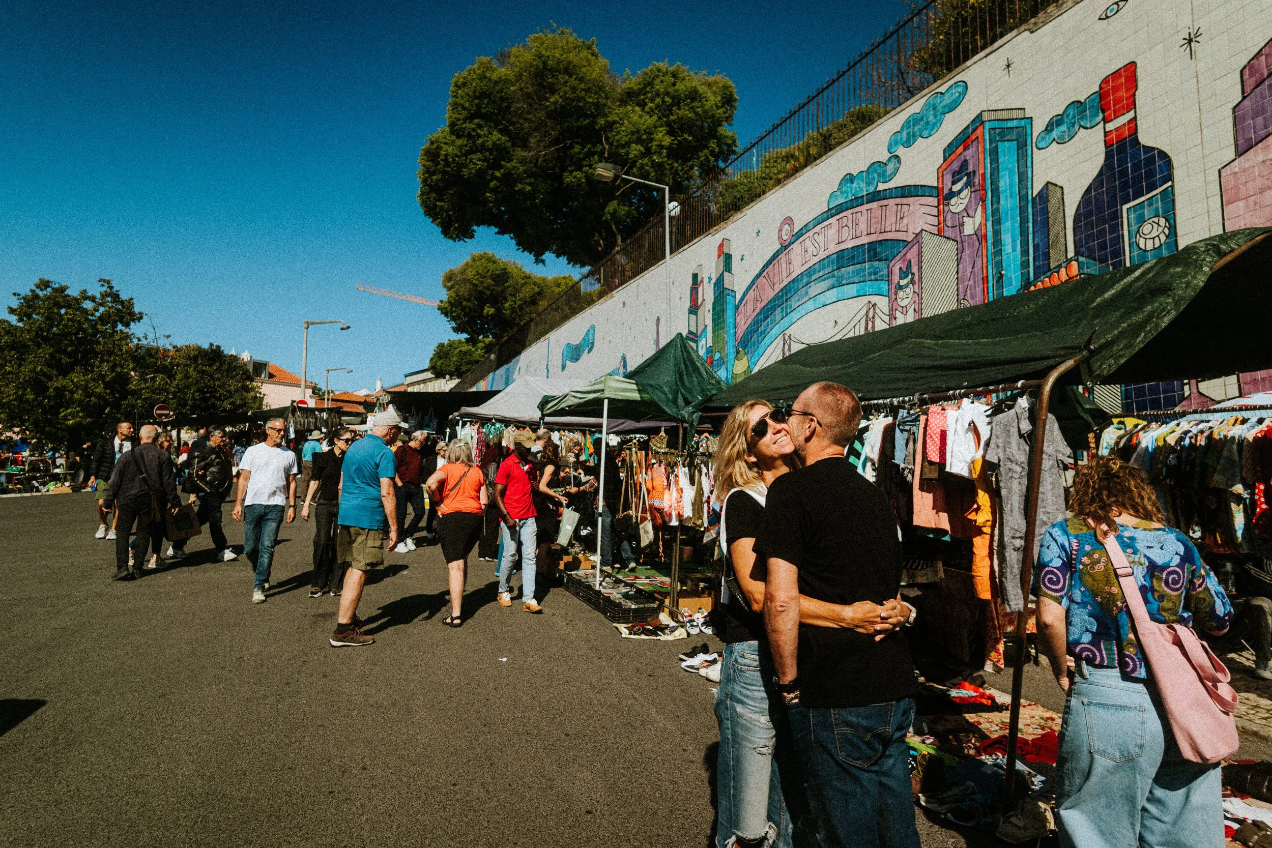 fotografia-de-rua-em-portugal-ricardo-franzen-alice-ricoh-feirinha-em-portugal-feira-lisboa-2.jpg