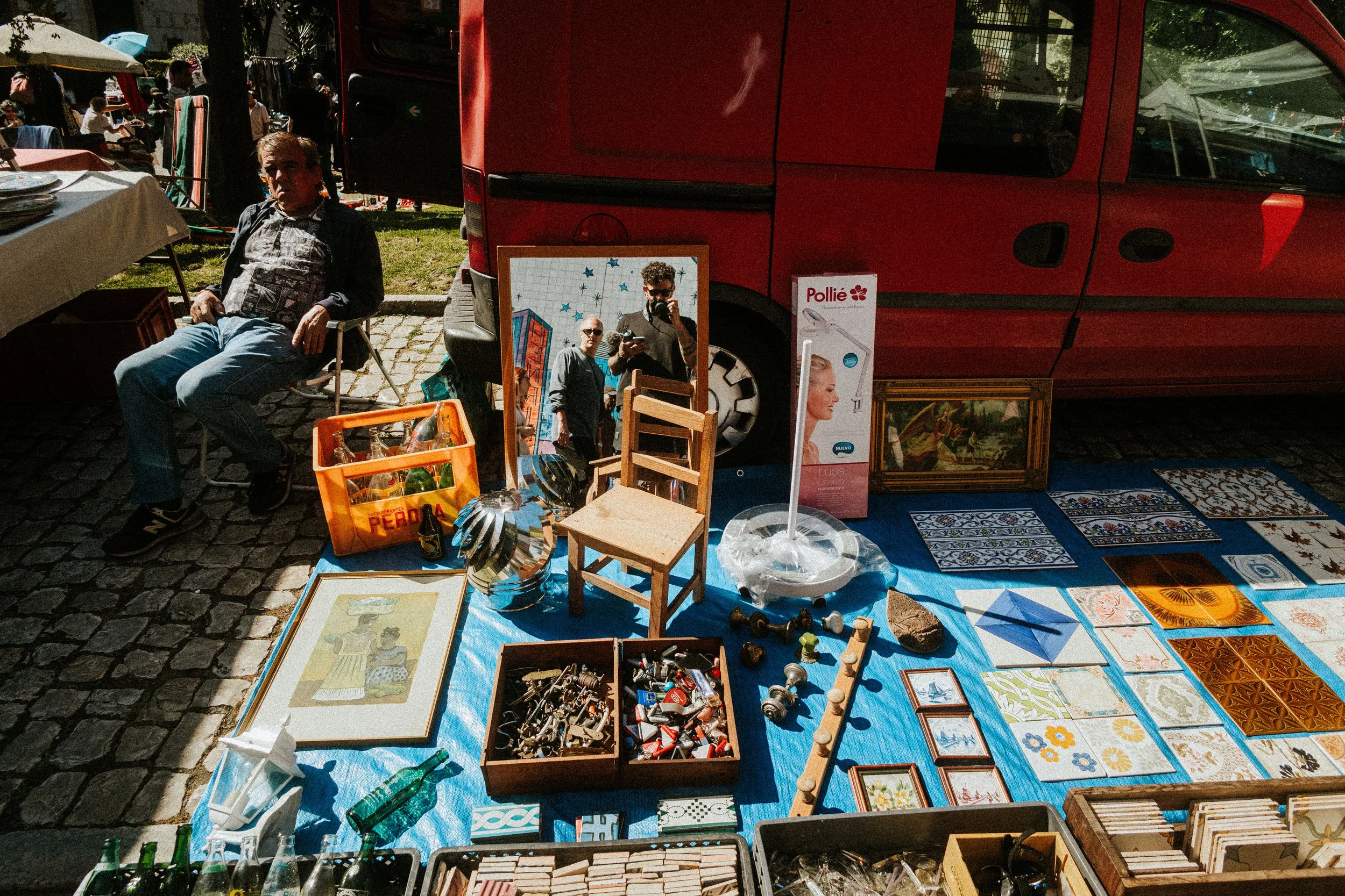 fotografia-de-rua-em-portugal-ricardo-franzen-alice-ricoh-feirinha-em-portugal-feira-lisboa-4.jpg