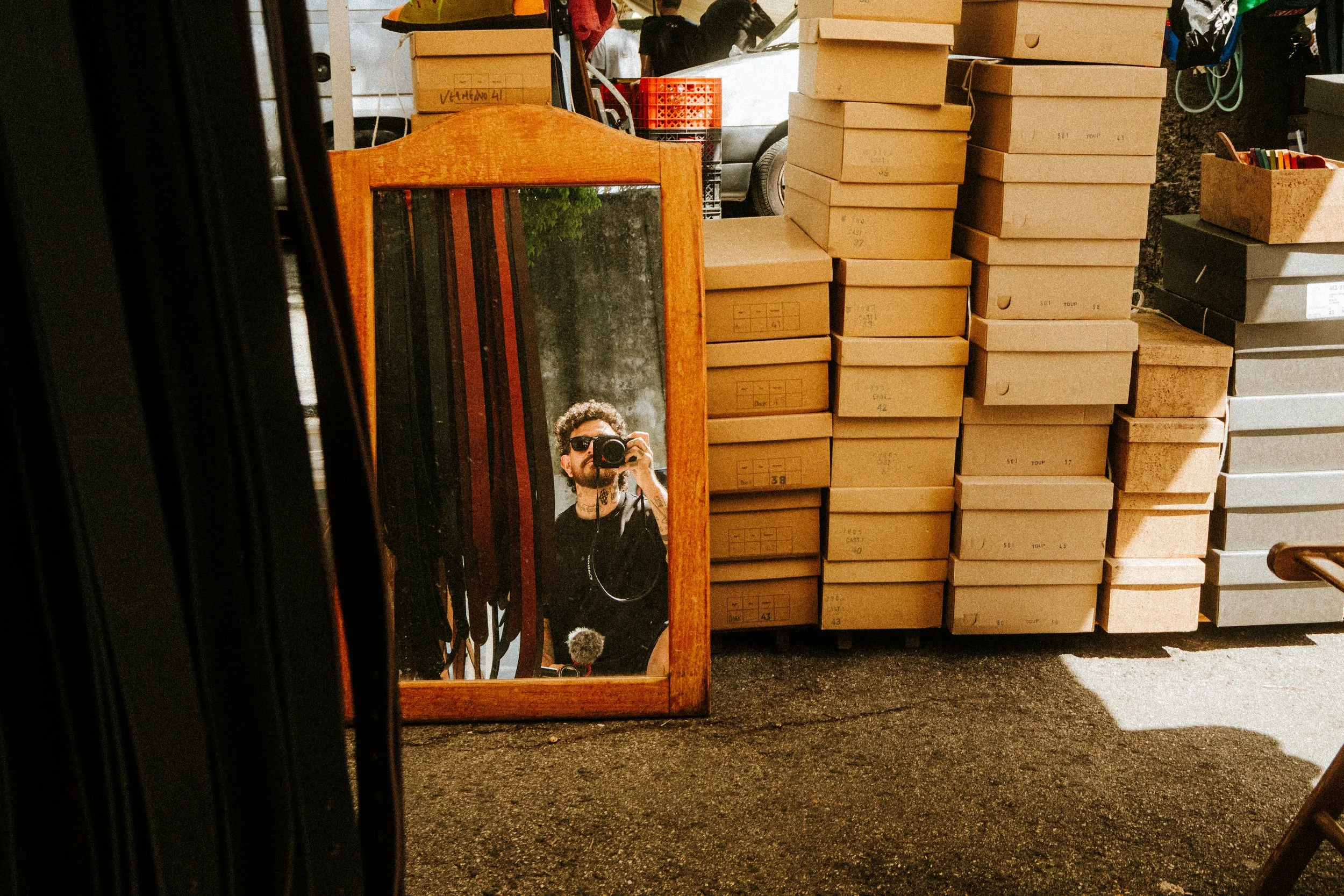 fotografia-de-rua-em-portugal-ricardo-franzen-alice-ricoh-feirinha-em-portugal-feira-lisboa-23.jpg