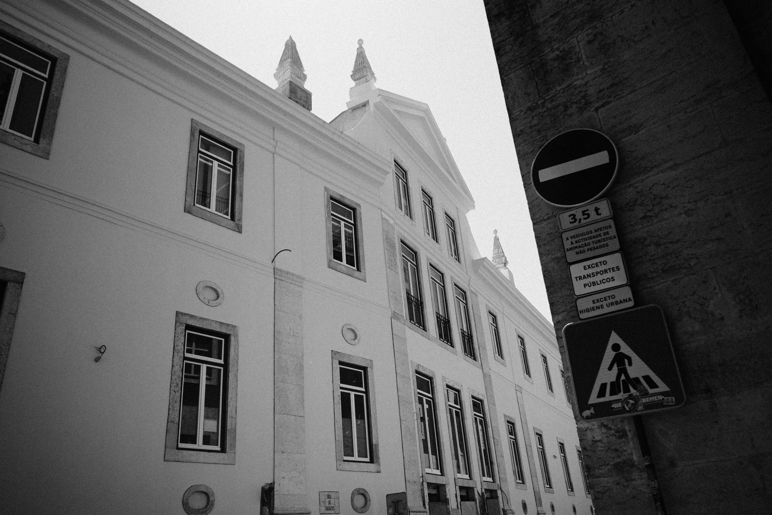 ricoh-gr-3-ricoh-gr-III-ricardo-franzen-fotografia-de-rua-em-lisboa-street-photography-lisbon-como-fotografar-ricardo-franzen-1.jpg