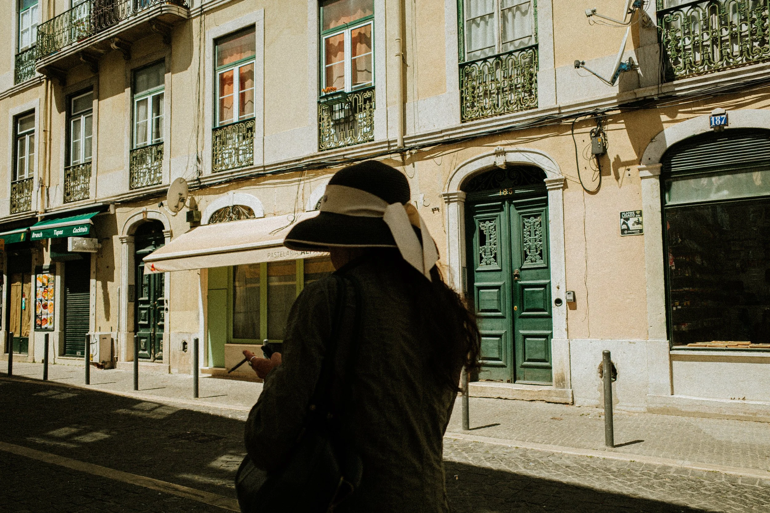 ricoh-gr-3-ricoh-gr-III-ricardo-franzen-fotografia-de-rua-em-lisboa-street-photography-lisbon-como-fotografar-ricardo-franzen-3.jpg