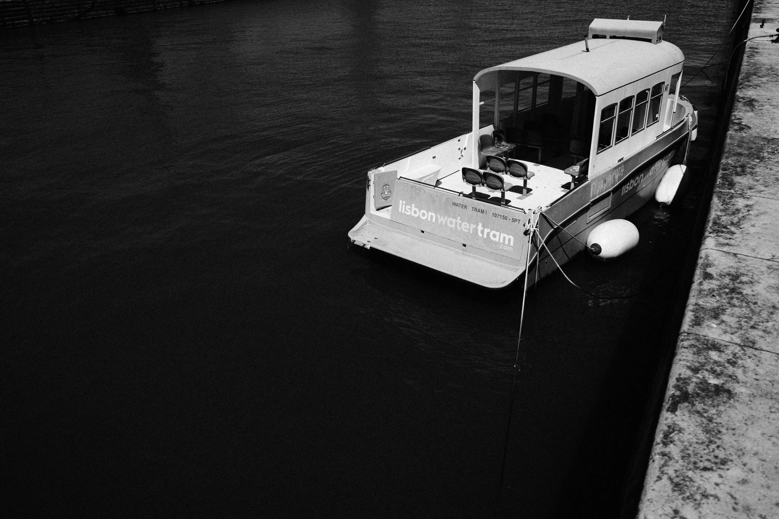 ricoh-gr-3-ricoh-gr-III-ricardo-franzen-fotografia-de-rua-em-lisboa-street-photography-lisbon-como-fotografar-ricardo-franzen-67.jpg