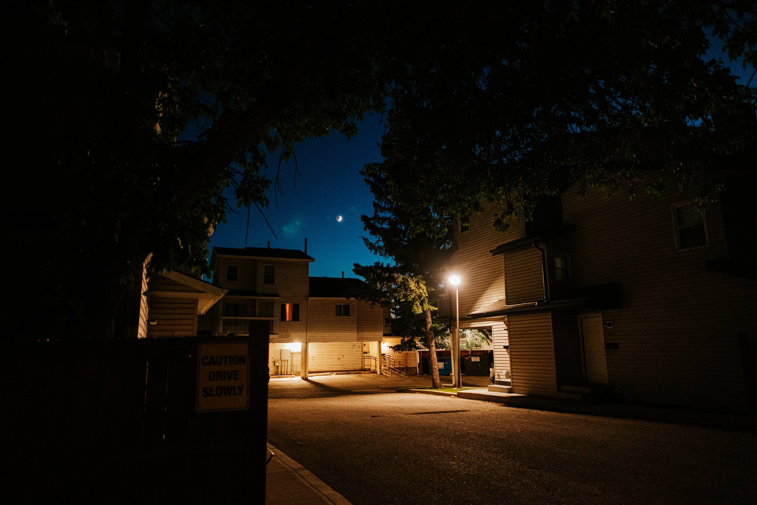 night-calgary-ricardo-franzen-filmmaker-film-canon-r5c-6.jpg