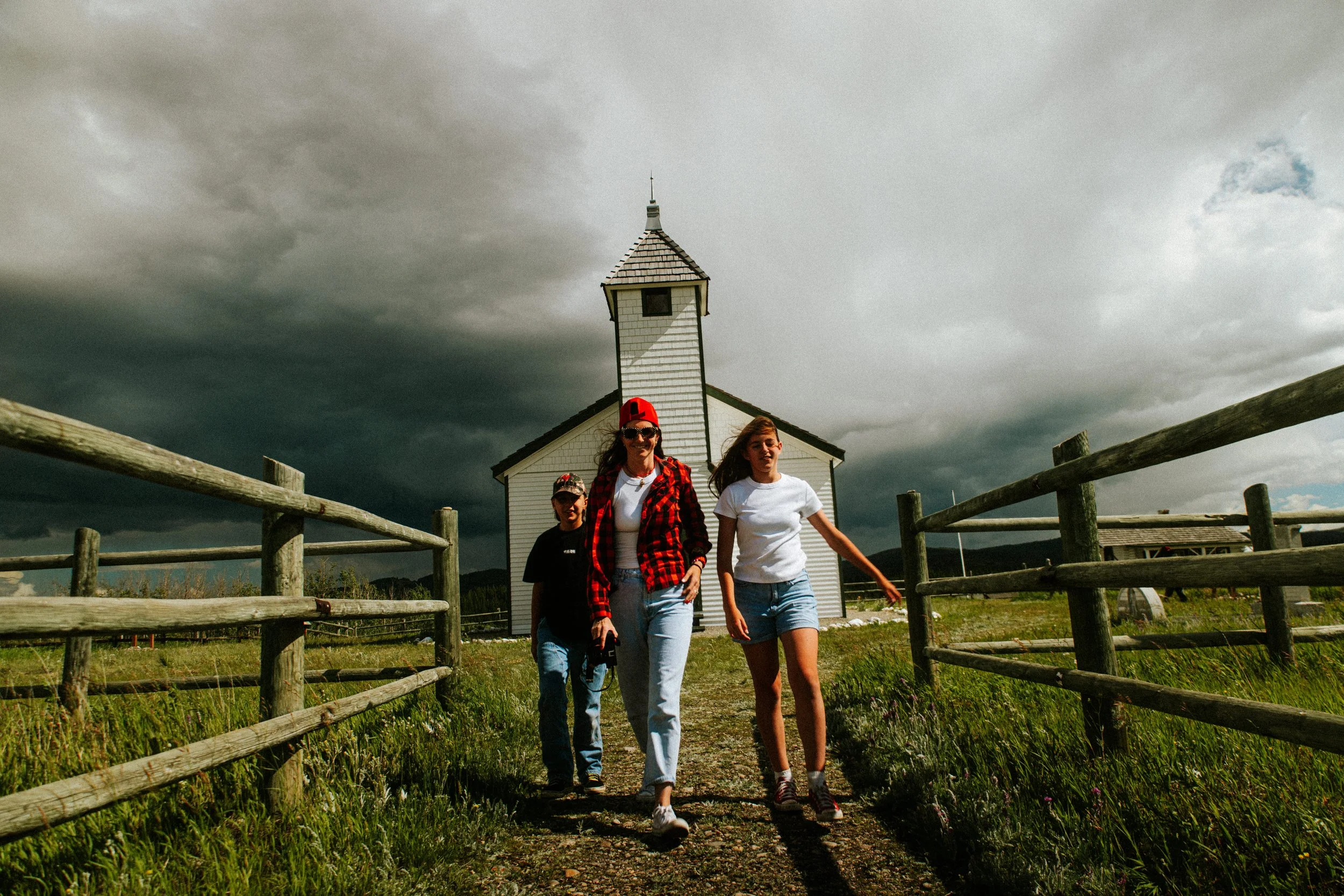 canmore-canada-day-ricardo-franzen-filmmaker-priscila-nightingale-photographer-vida-no-canada-roadtrip-142.jpg