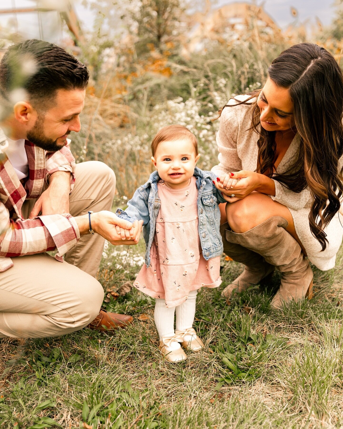 Spring is in the air today&hellip; have you booked your family&rsquo;s spring shoot yet?! Spring shoots are one of my favorites for outfit options!

#njmom #njfamilyphotographer #njfamilyphotography #njphotographer #bergencountymoms #bergencountynj #