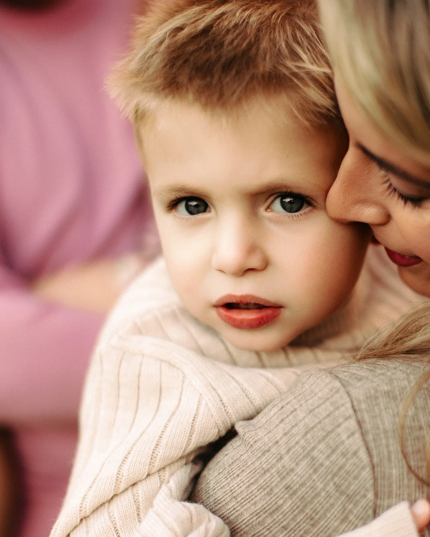 The eyes on this one!!!! Ever since he was a newborn he&rsquo;d stare into the camera with this soulful stare! 

#njfamily #newjerseyfamilyphotographer #njfamilyphotographer #njfamilyphotography #capturethemoment #allheartaccess #thesincerestorytelle