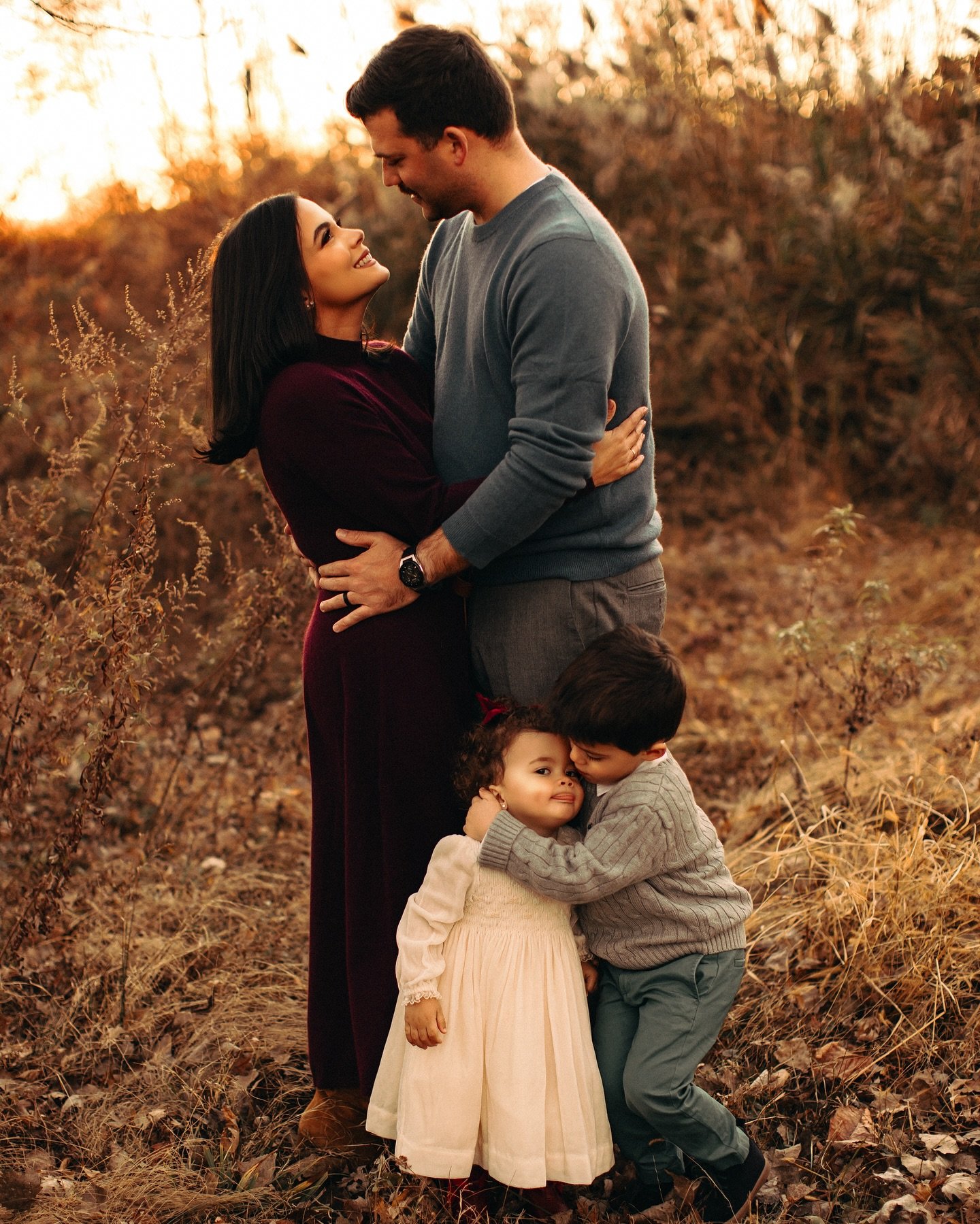 When the little ones are running off and wanting to explore just start taking a photo of just their parents. Suddenly they are like little magnets that don&rsquo;t want to leave their parents side 😂😂. FOMO is real &hellip; that&rsquo;s exactly what