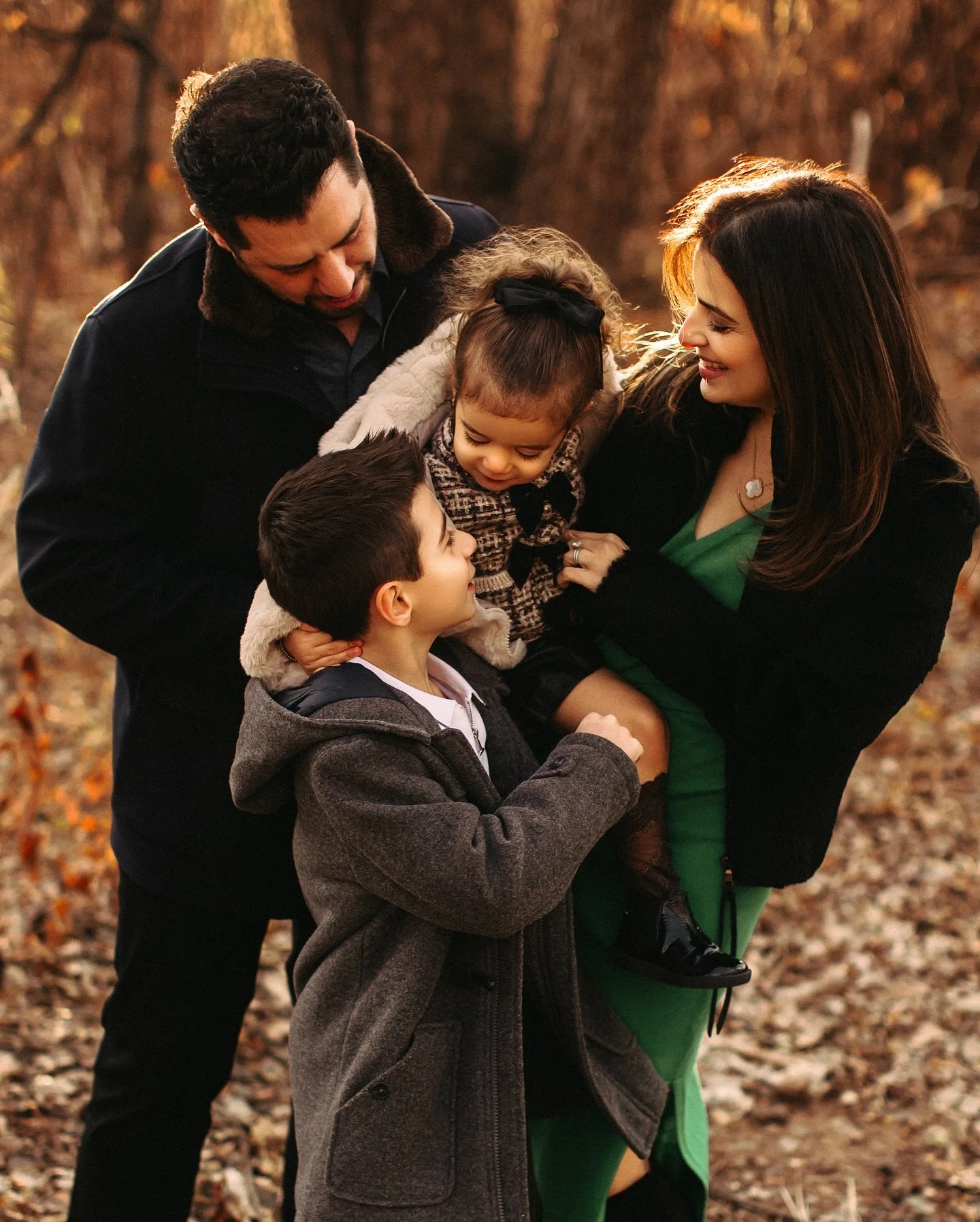 Loving all these rich tones lately! Also love this family right here 😍

#njfamily #newjerseyfamilyphotographer #njfamilyphotographer #njfamilyphotography #capturethemoment #allheartaccess #thesincerestoryteller #childrenseemagic #childhoodunplugged 