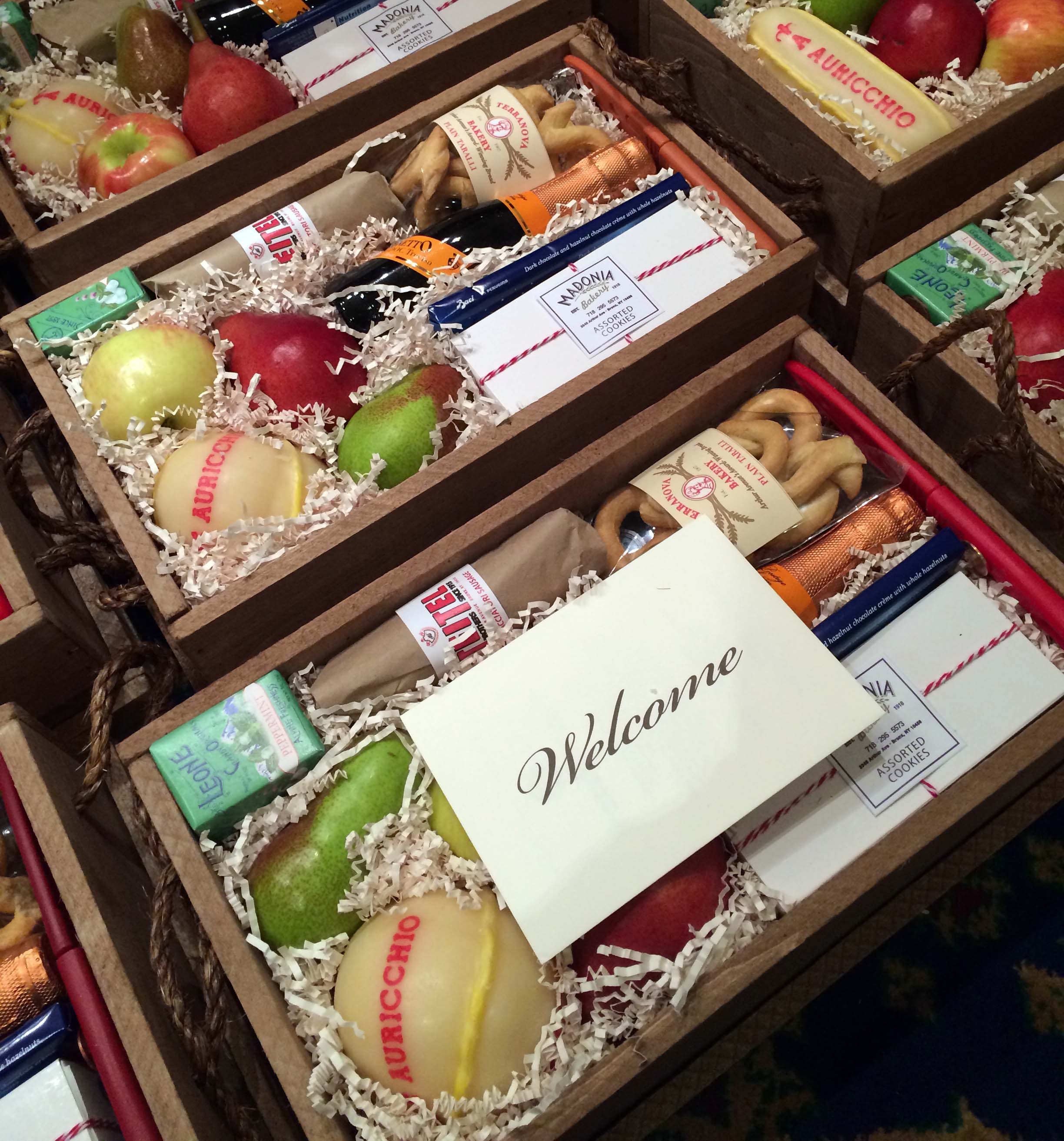 ITALIAN MARKET WEDDING WELCOME BOX CONTENTS
