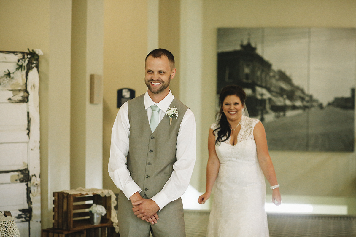 First Look Joplin Wedding pics