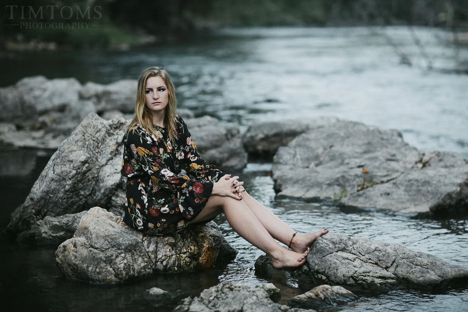 Senior Portrait Photographer Joplin Missouri grand falls in the water floral