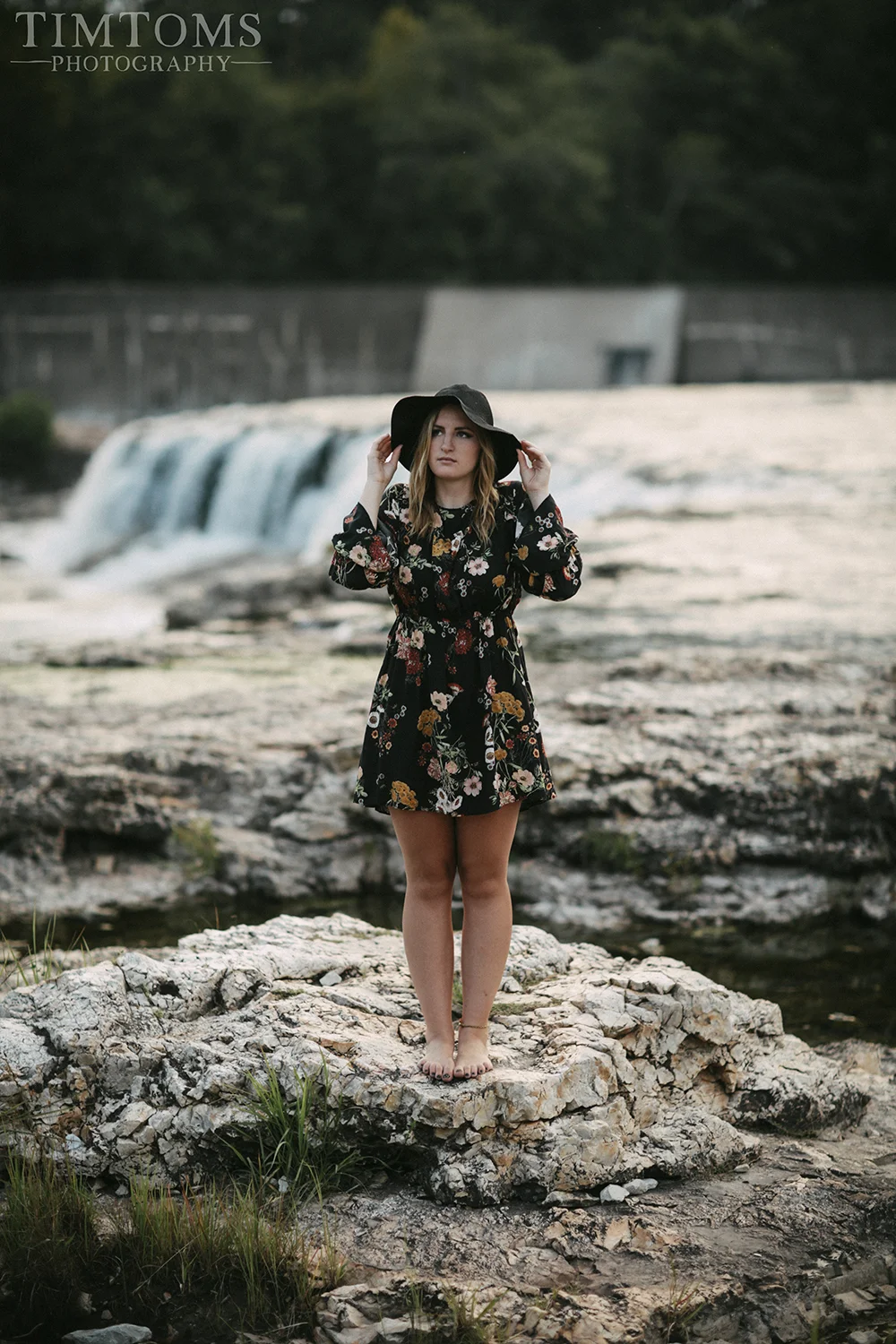 senior picture photographer joplin missouri the falls grand falls floral dress
