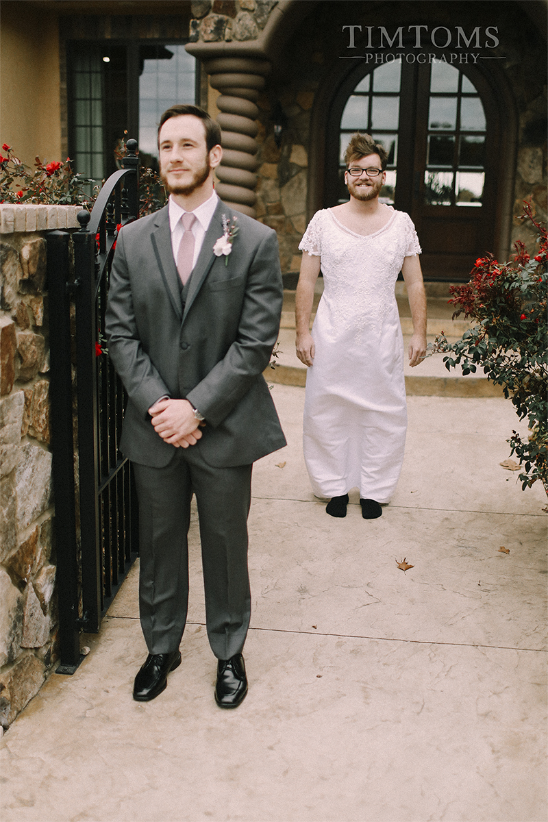  bride pranks groom first look best man photographer 