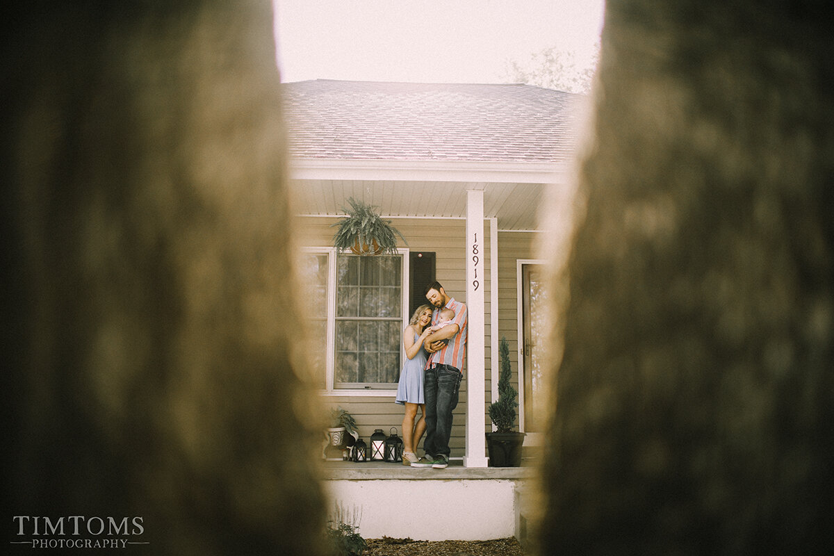  photographer front porch session photography quarantine 