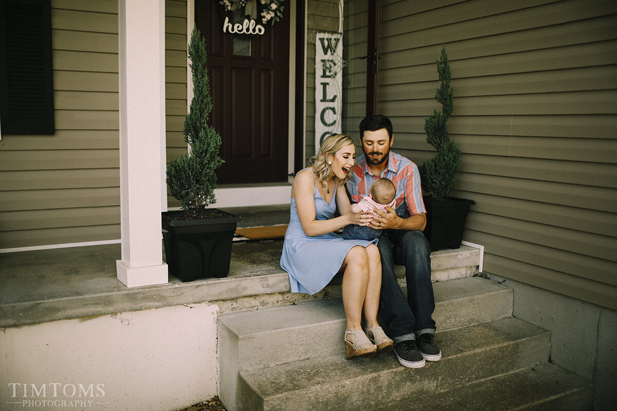  photographer front porch session photography quarantine 