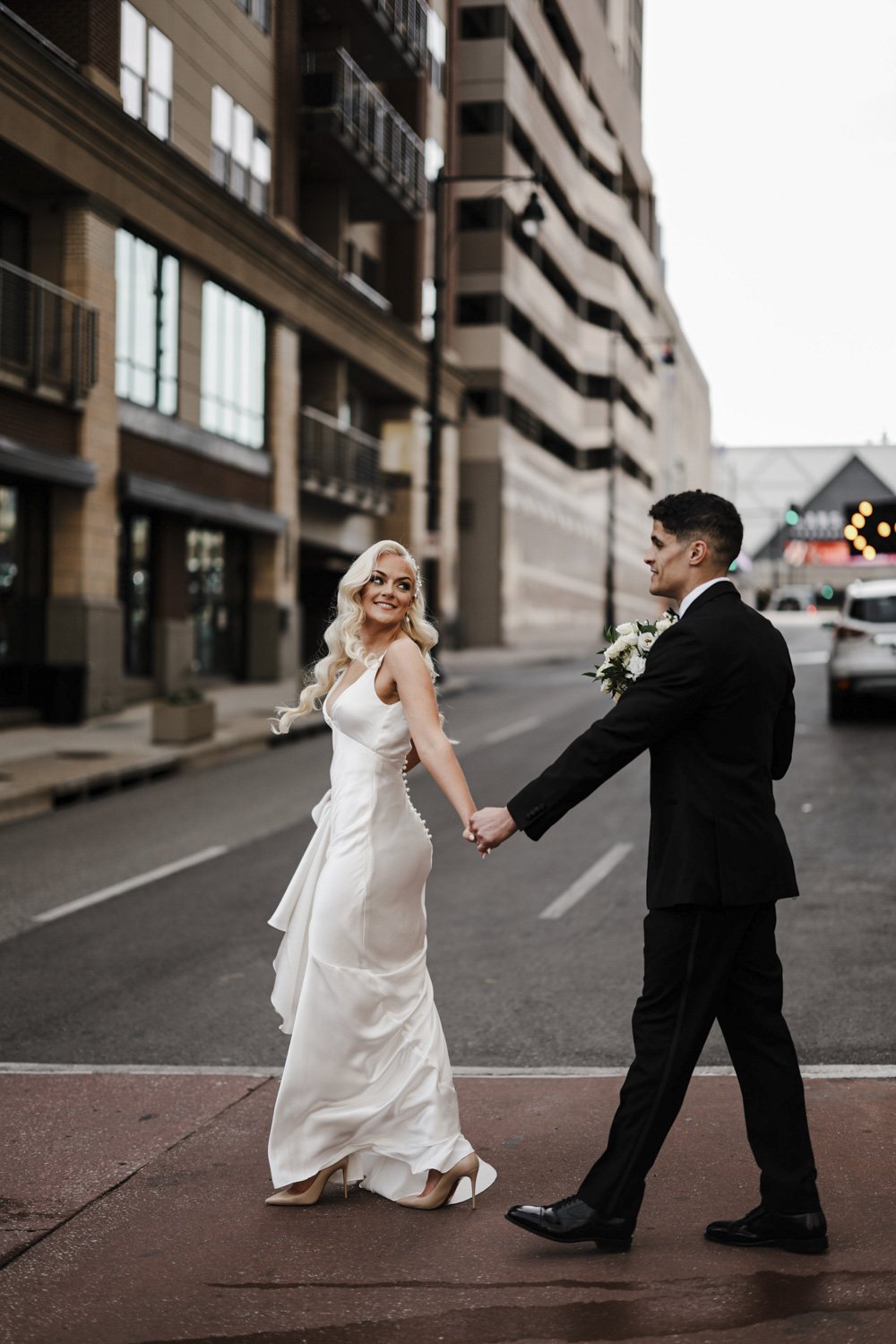 hotel kansas city wedding photographer