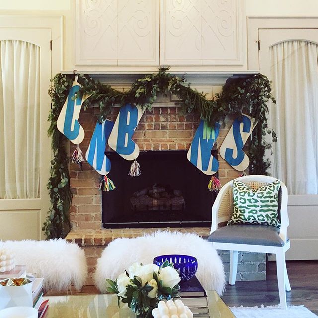 Another magical mantle featuring Red Llama Studio stockings! Your home is beautiful.Thank you for sharing your picture @mistysarg806 ! Merry Christmas!🎅🏻🌲🎅🏻🌲🎅🏻🌲