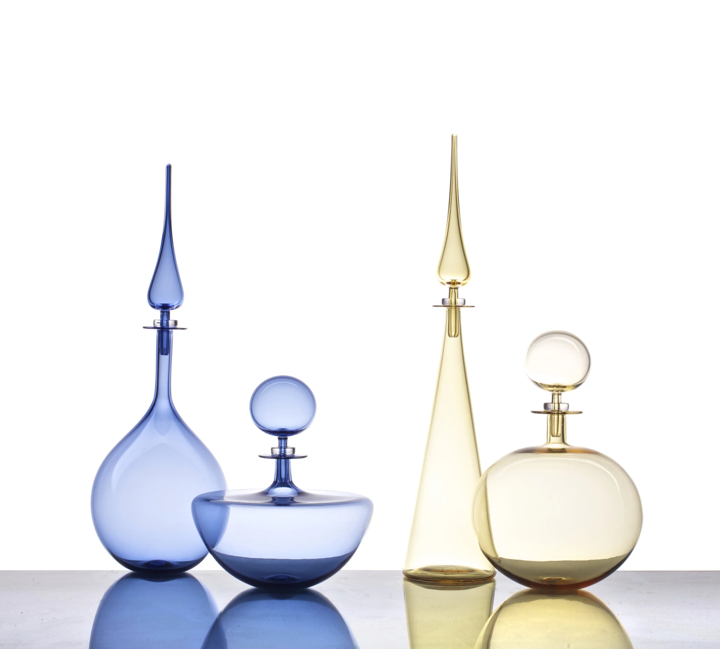PETITE DECANTER TEAR DROP & LOW ARC IN ICE BLUE, PETITE DECANTER STRAIGHT CONE & LOW ROUND IN WHISKEY