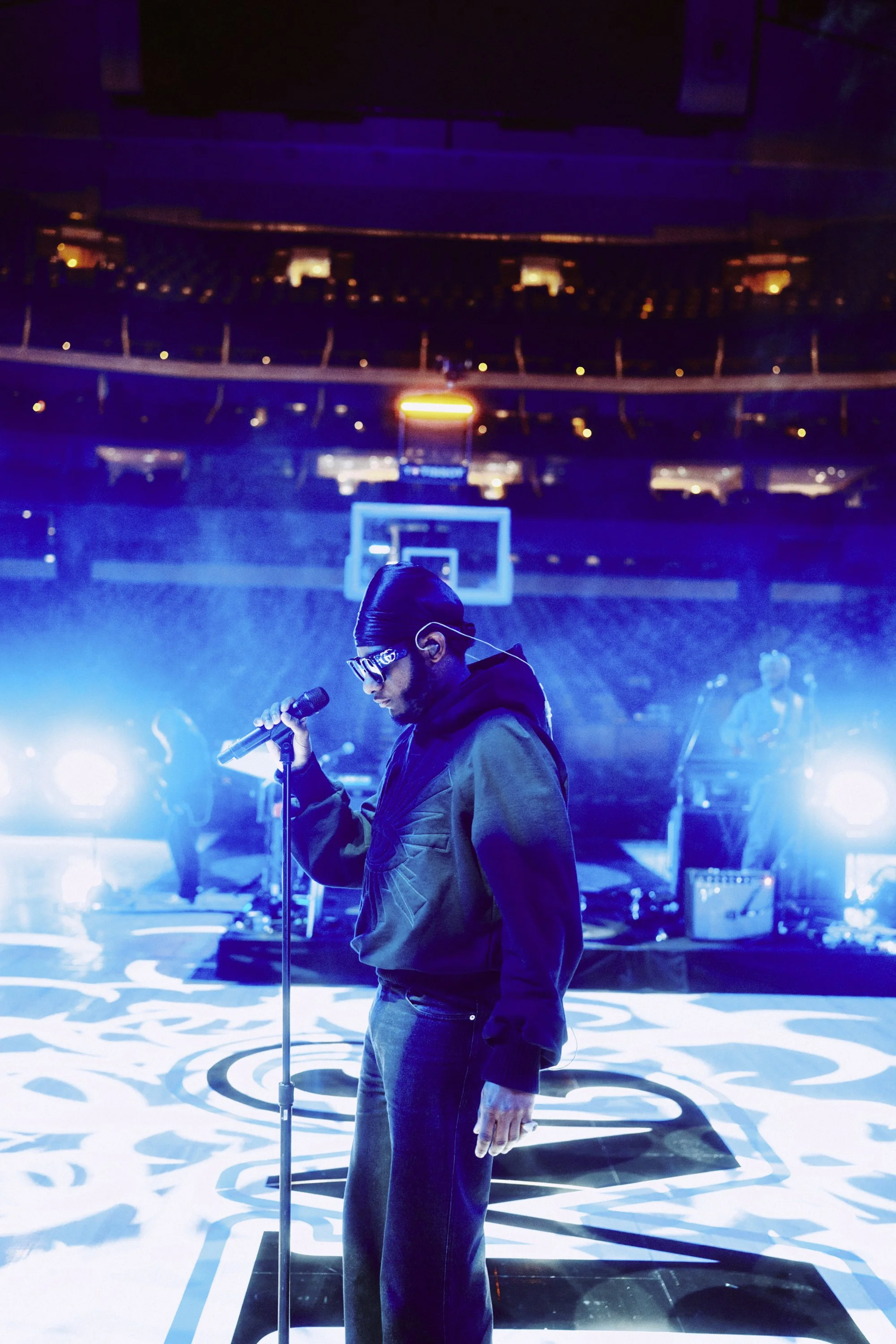 JackieLeeYoung_LeonBridges_Soundcheck_MavsNBAPerformance-09801 (1).jpg