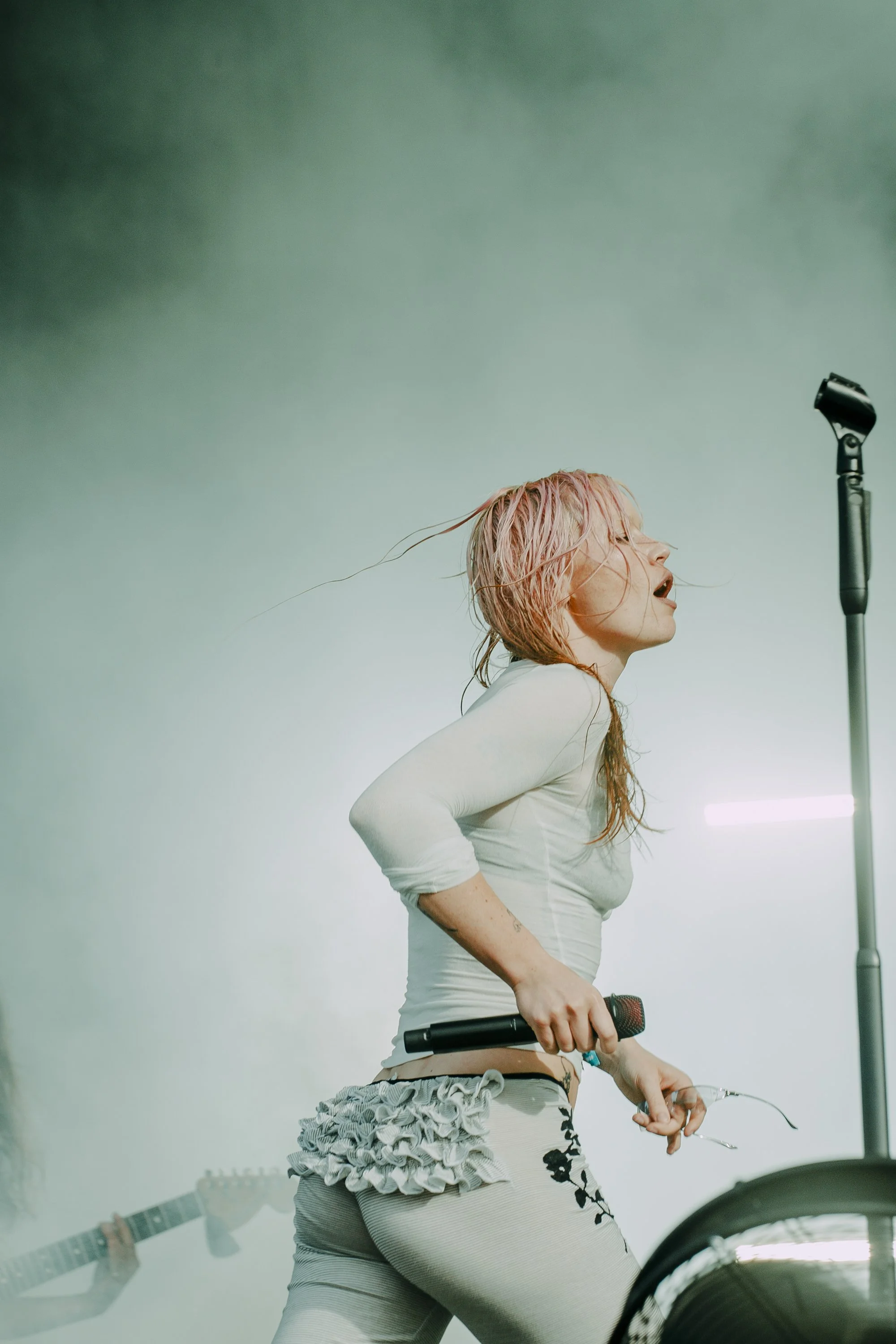 JackieLeeYoungWetLegforBonnaroo2026byJackieLeeYoungforBonnaroo202604194-2.jpg