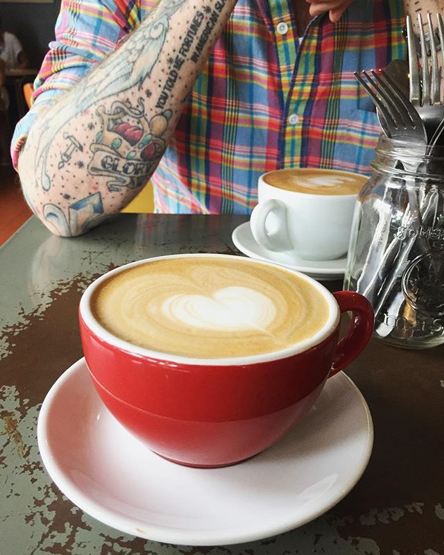 Montr&eacute;al morning latte ❤️