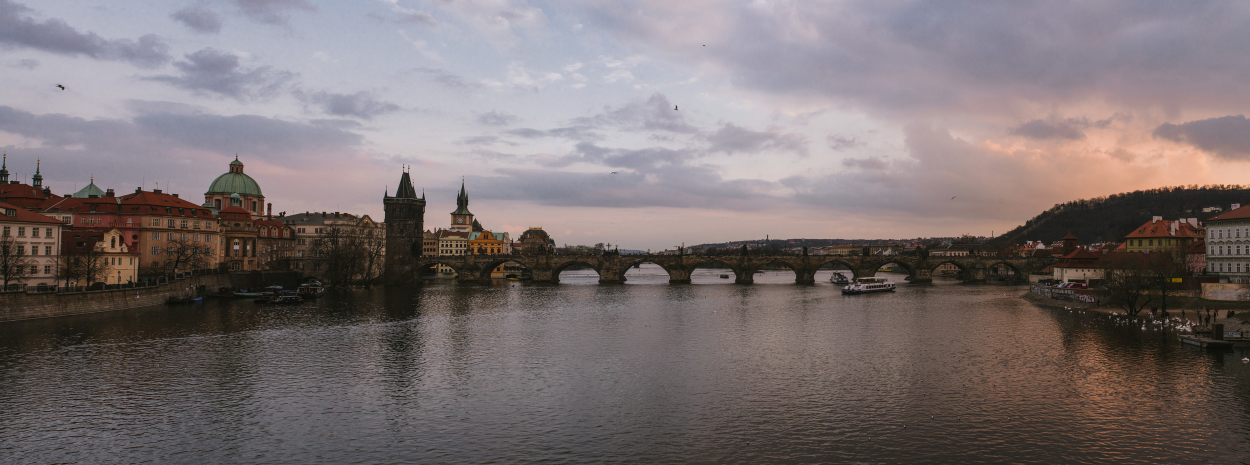 Prague_pano.jpg