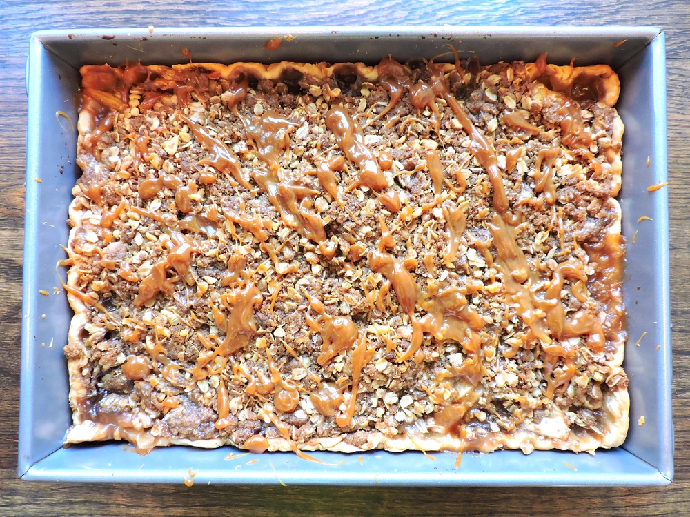 Caramel Apple Slab Pie