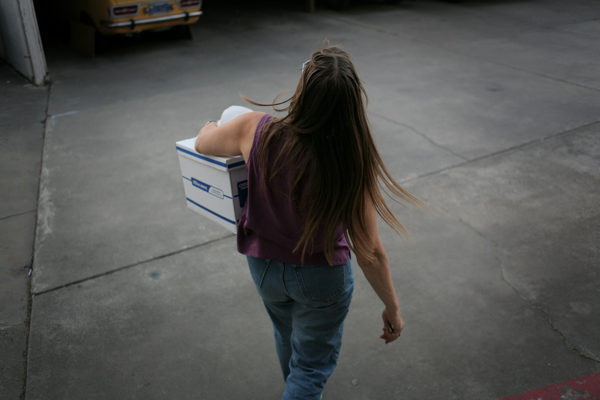  Zing takes the last box of her belongings to her car on move-out day. "I had hoped I would be good enough, loving enough, to keep this relationship going by myself," she said. "But I wasn't."  Zing remains nearby, living with friends until she sorts