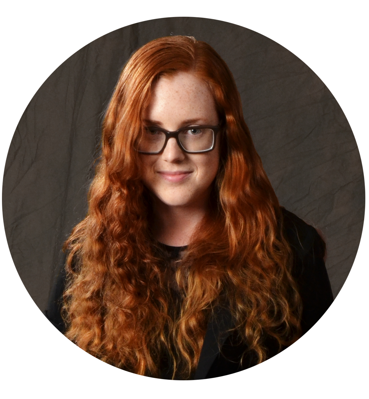 Chelsea Komschlies circle headshot CC057.png