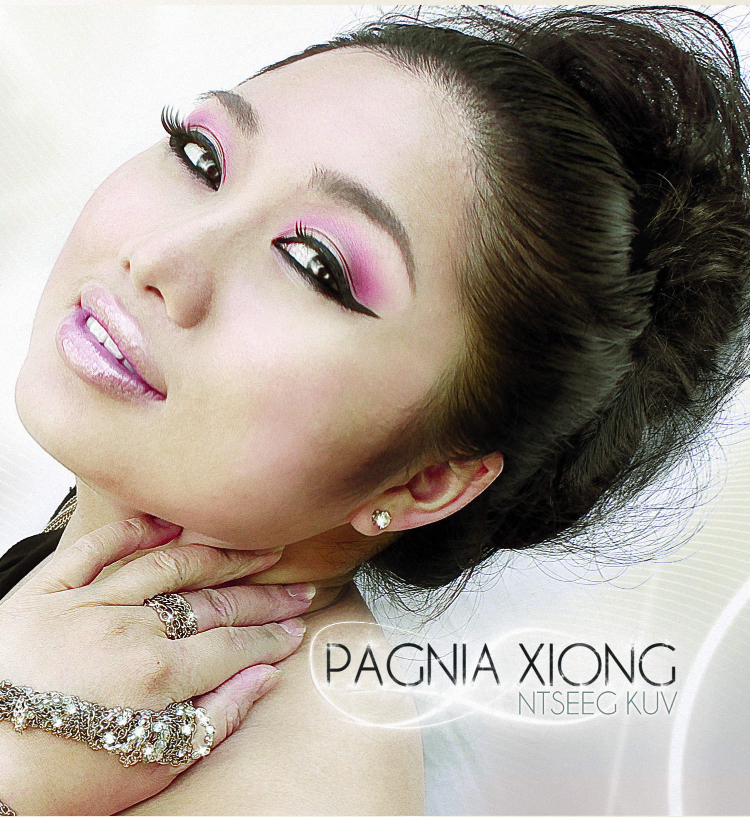 Pa Kou's work on the "Ntseeg Kuv" album cover. 
