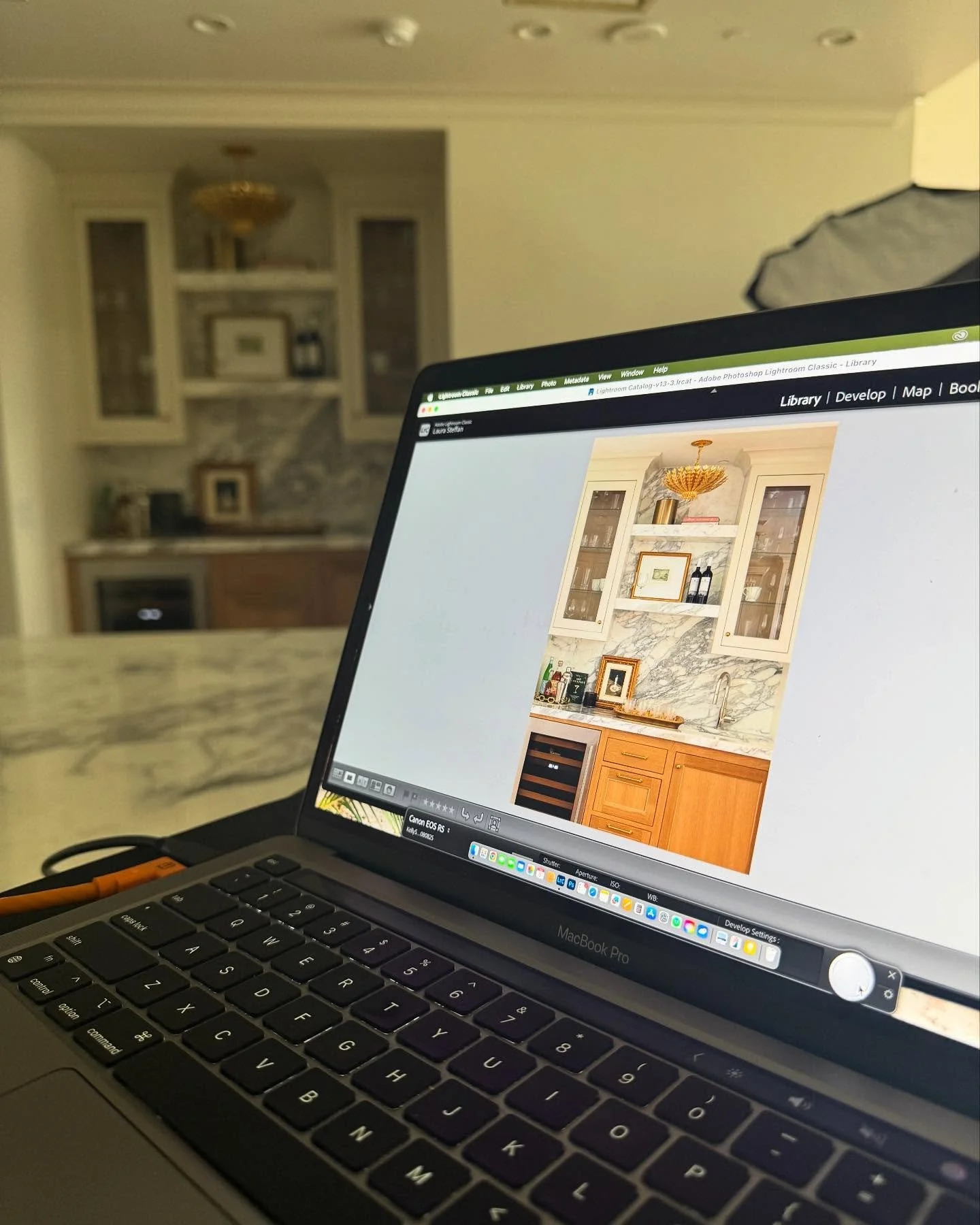 Finally getting some projects photographed earlier this month! 😍 @lsteffan #nola #neworleansinteriordesigner #neworleansinteriordesign #kitchenremodel #millworkdesign #bathroomremodel