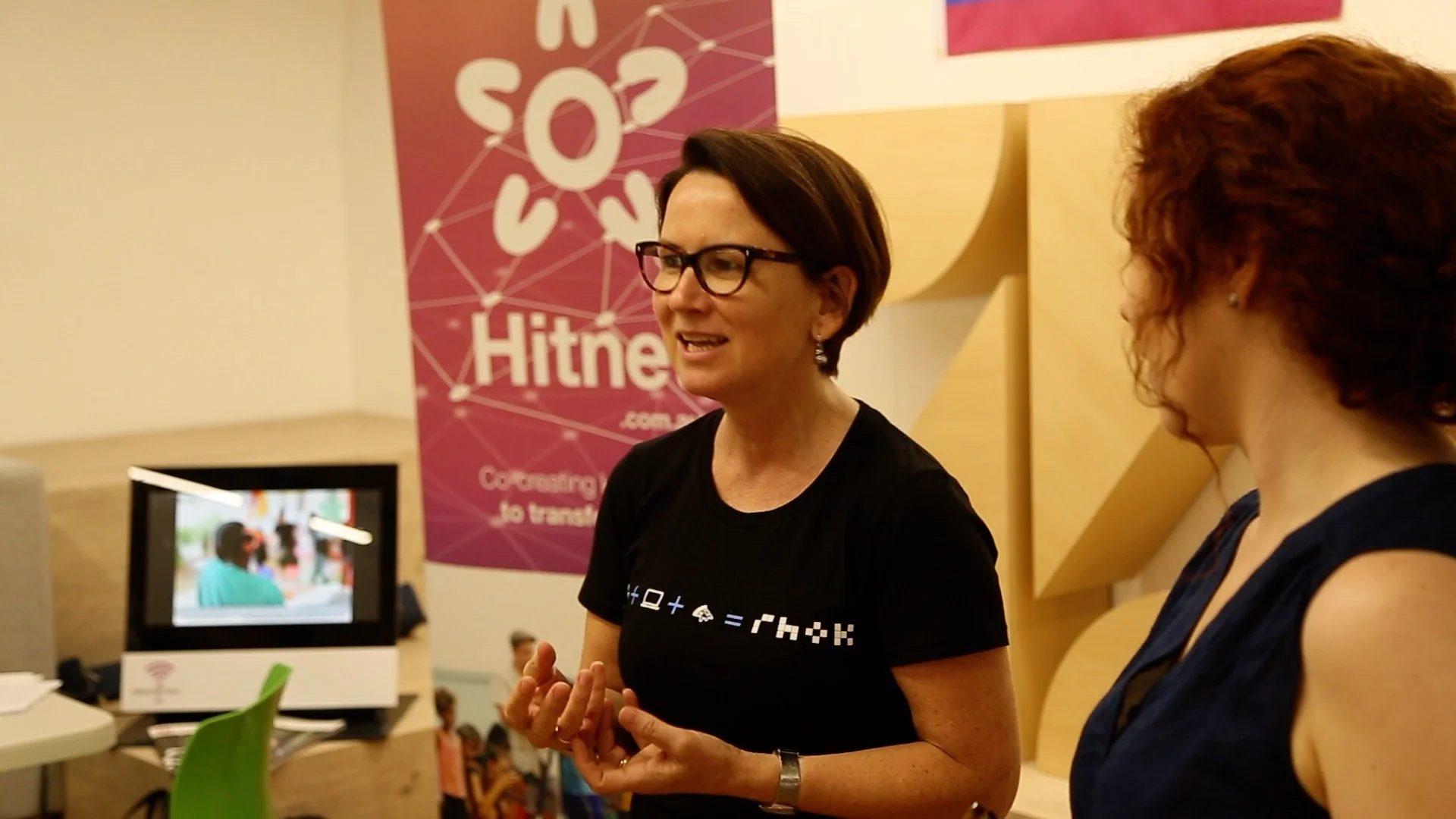 Julie - Hitnet2.jpg