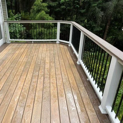 Best Composite and PVC Decking Options in Sammamish, Kent, Issaquah, Renton, Covington and beyond