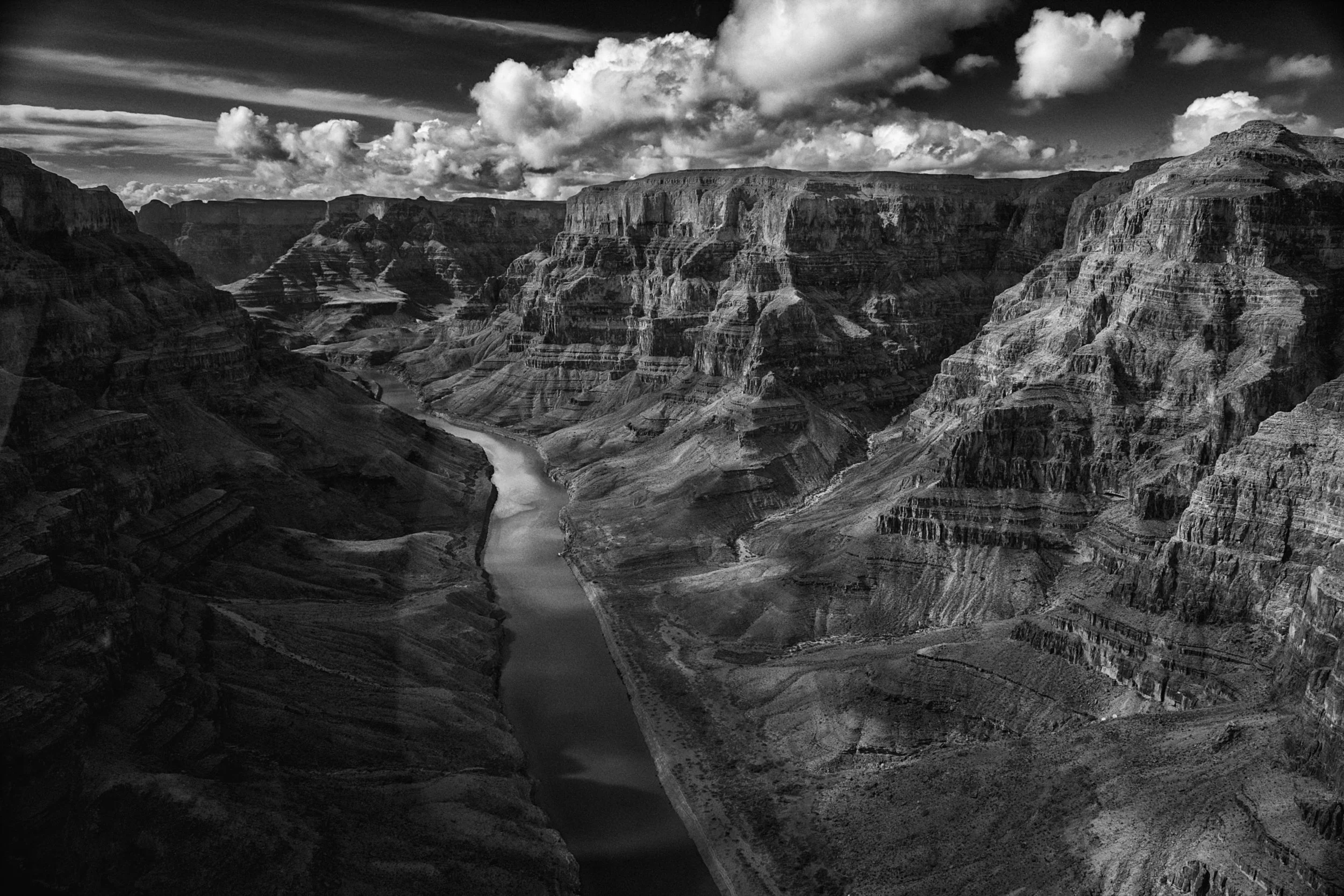 grand-canyon-colorado-river-black-and-white-landscape-photography.jpg