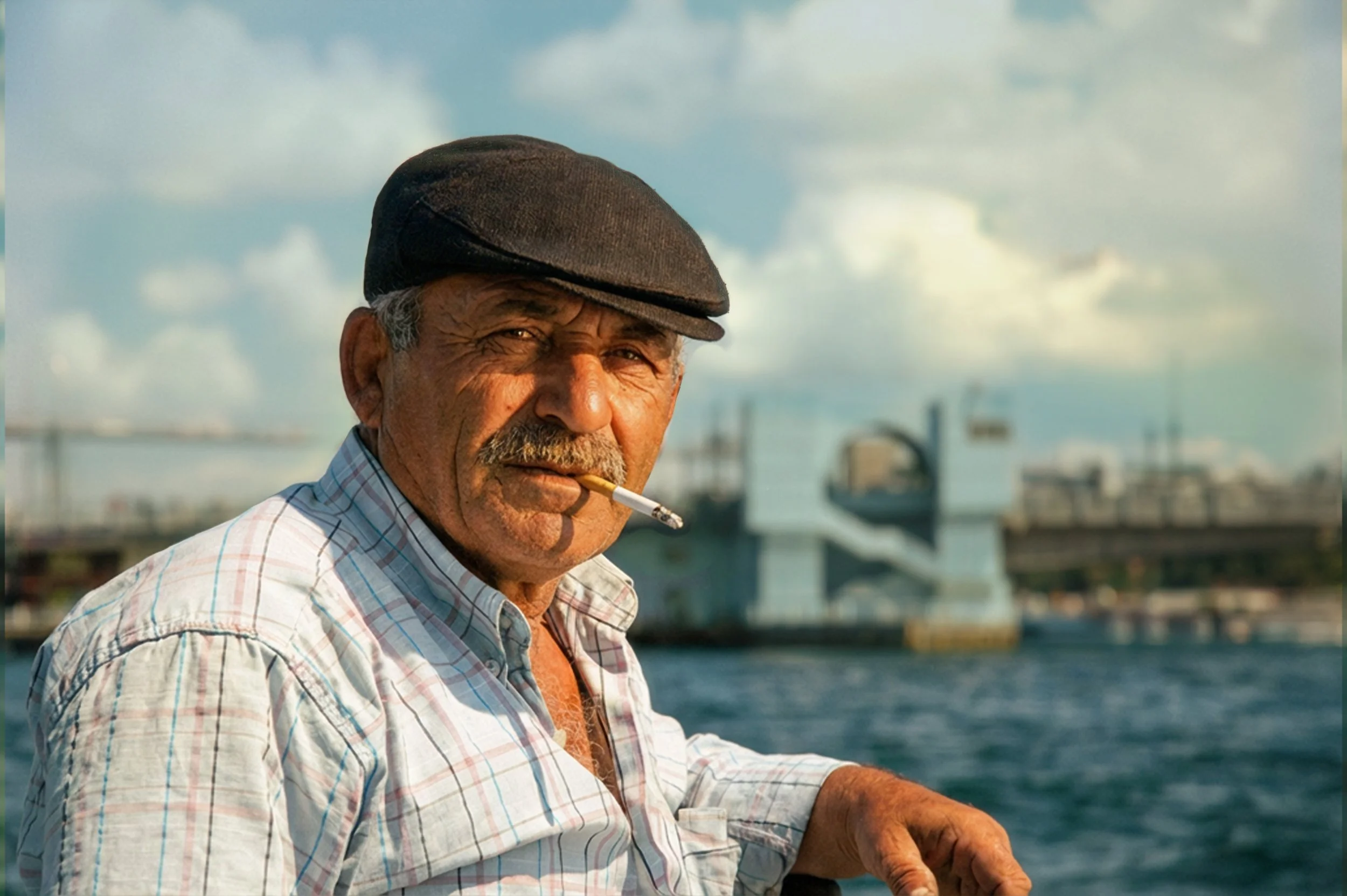 turkish-fisherman-galata-bridge-istanbul-environmental-portrait.jpg