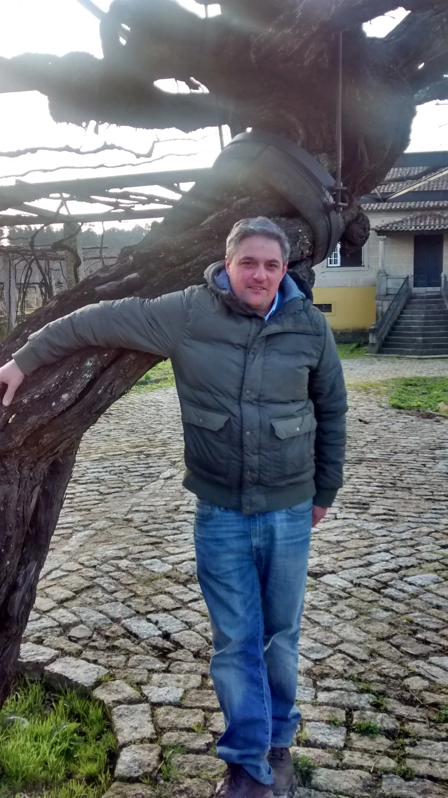 Oenologist Carlos Blanco