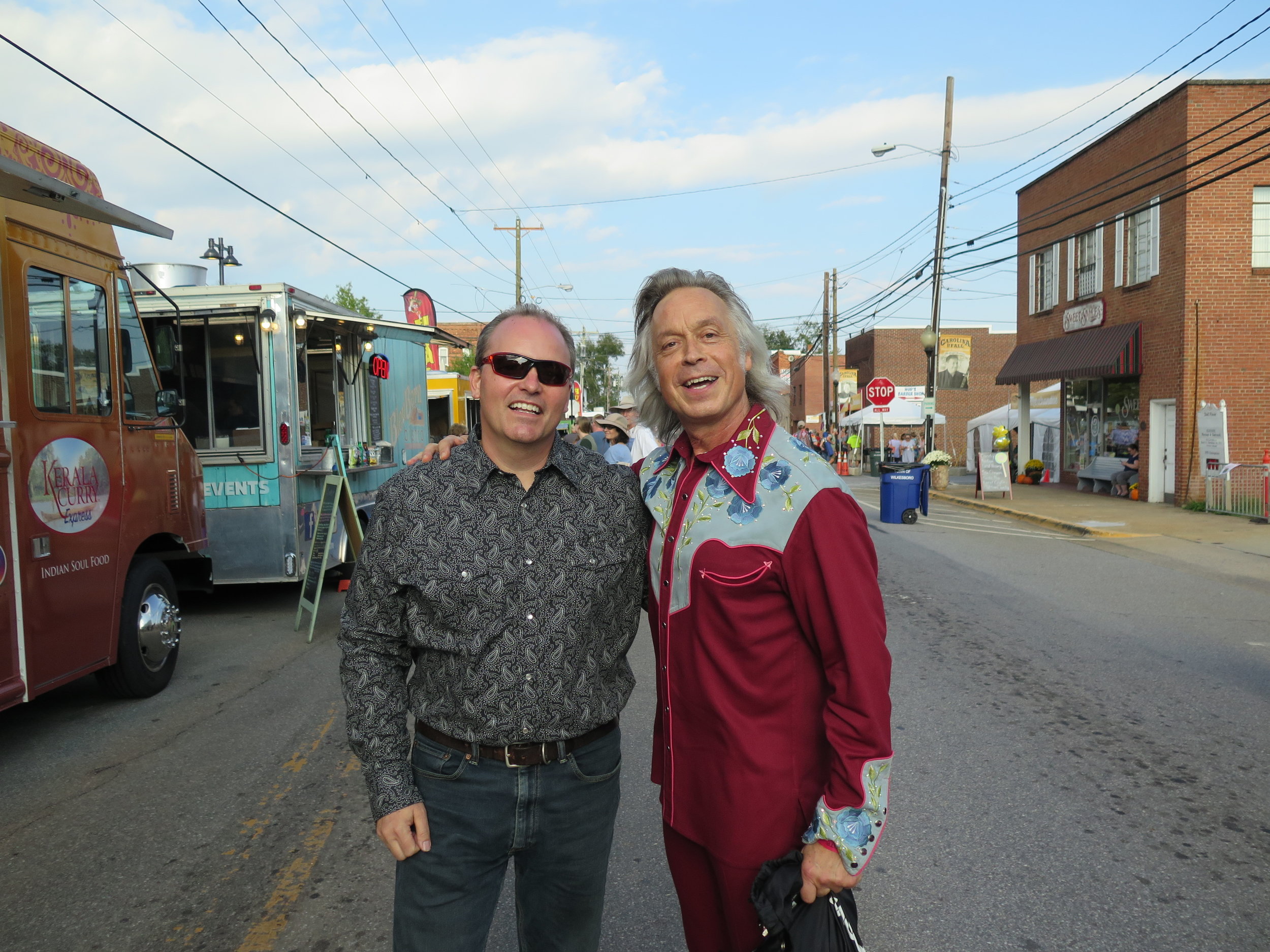 Joe with Jim Lauderdale.JPG