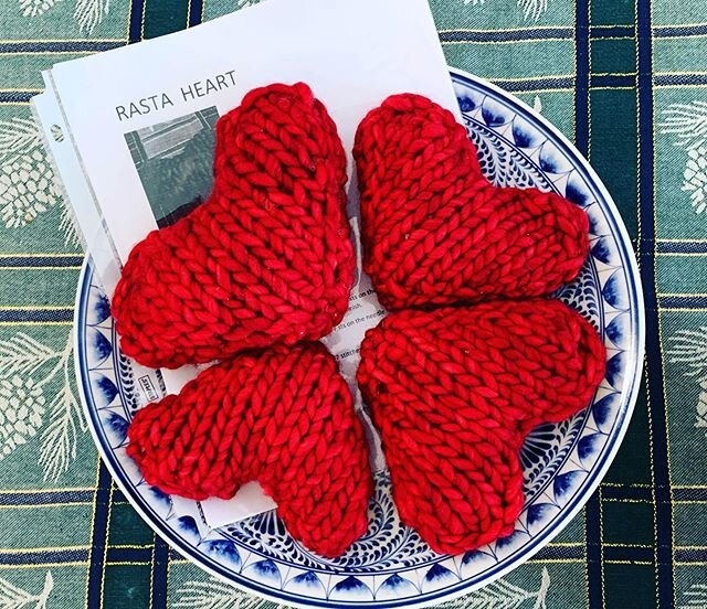 2) All kits are 20% off! 
1) There is a new Rasta Hearts pattern in the store!
3) I am loving this beautiful scarf crocheted with DK Cascade Sport made by Tina! 
#crochetersofinstagram #rastabymalabrigo #yarnkitsale #urbanalove