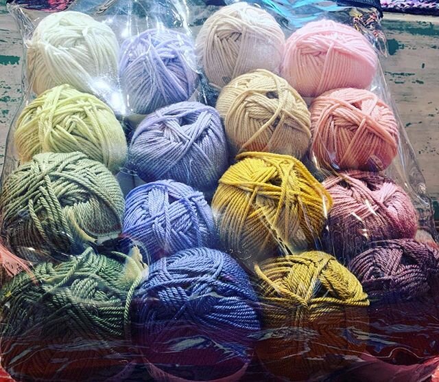 BIG DISCOUNT! 
20 balls of Cascade Superwash 220 in a blanket kit with all the patterns included for $155. 
#lapghan #blanketkit #cascadeyarns #superwash220 #klosekniturbana #bigdiscount #yarndiscount