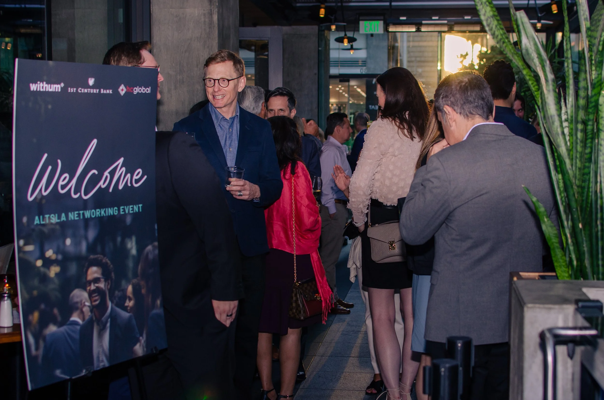 Los Angeles corporate event photographer covering networking mixers, conferences, and brand activations.