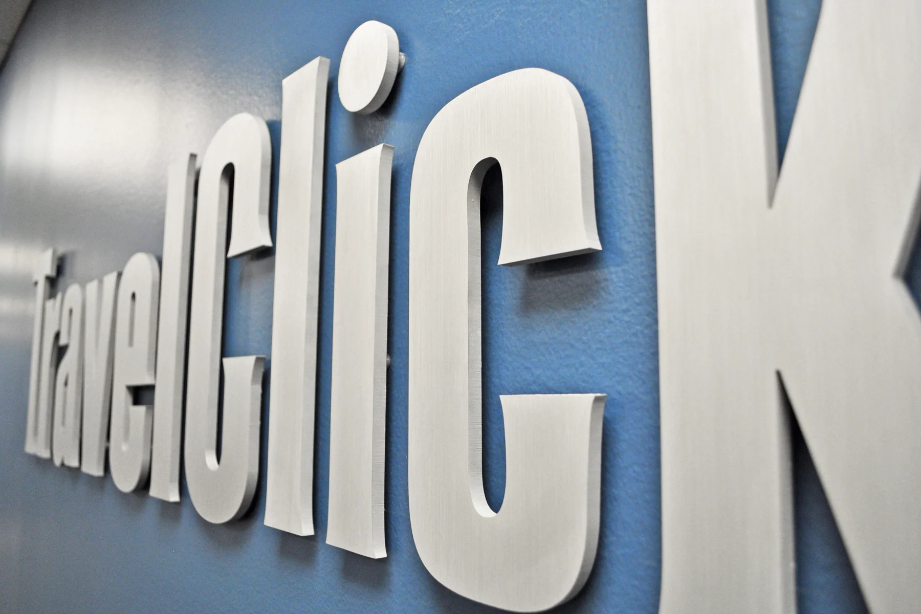 1/2" Thick Flat Cut Brushed Aluminum Letters for Travel Click (sideview)