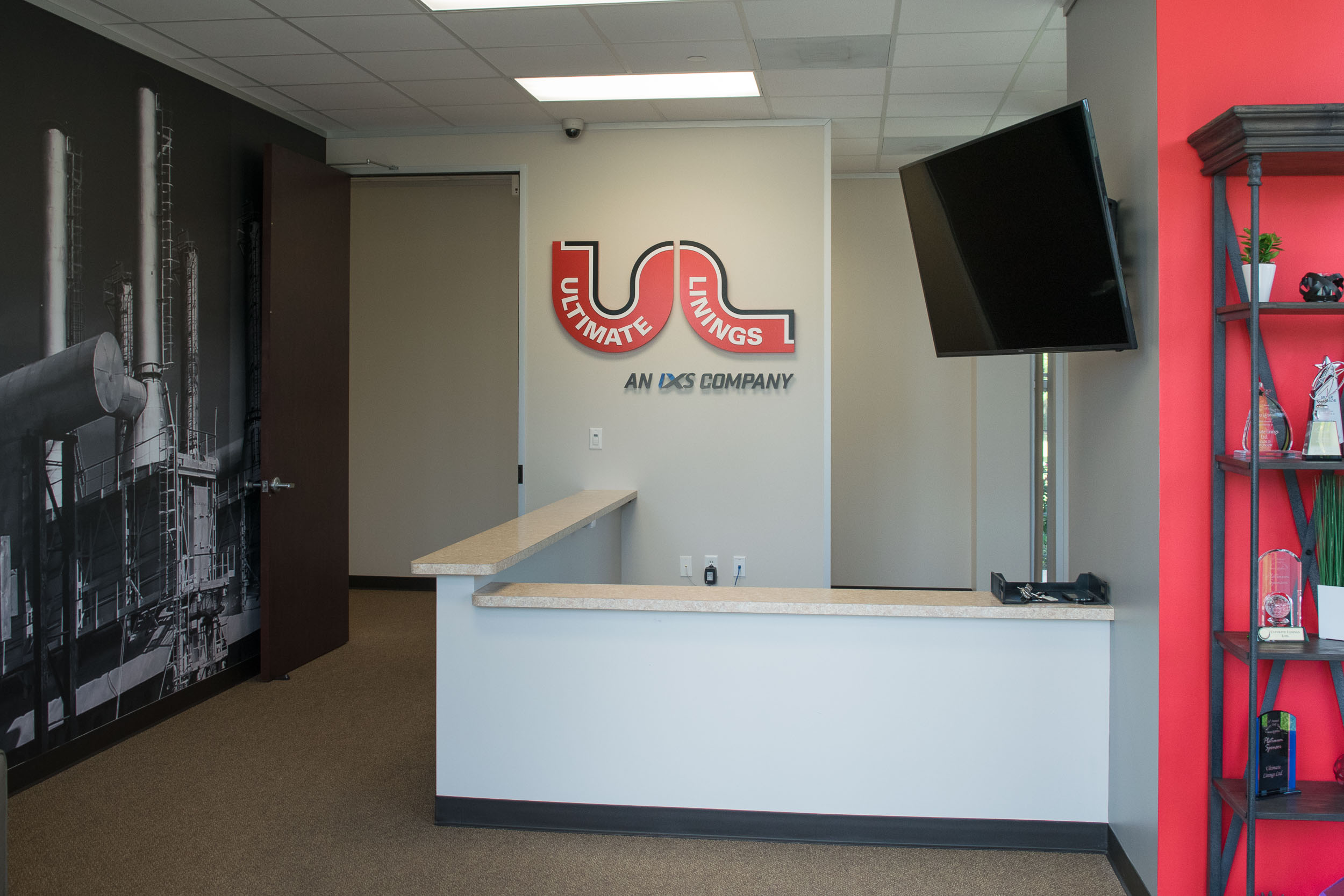 Ultimate Linings_AcrylicLogo_web.jpg
